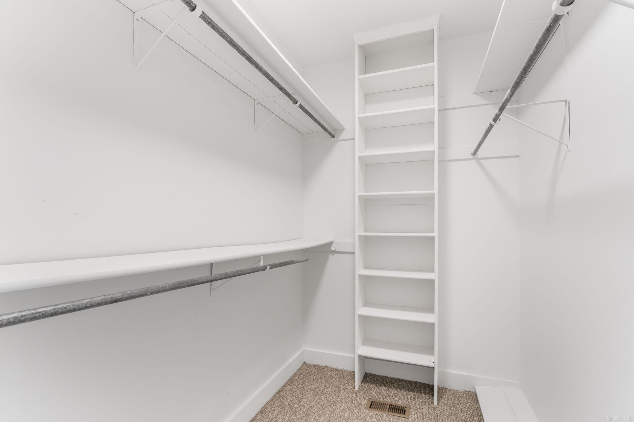 LAKEWOOD NE - Residential