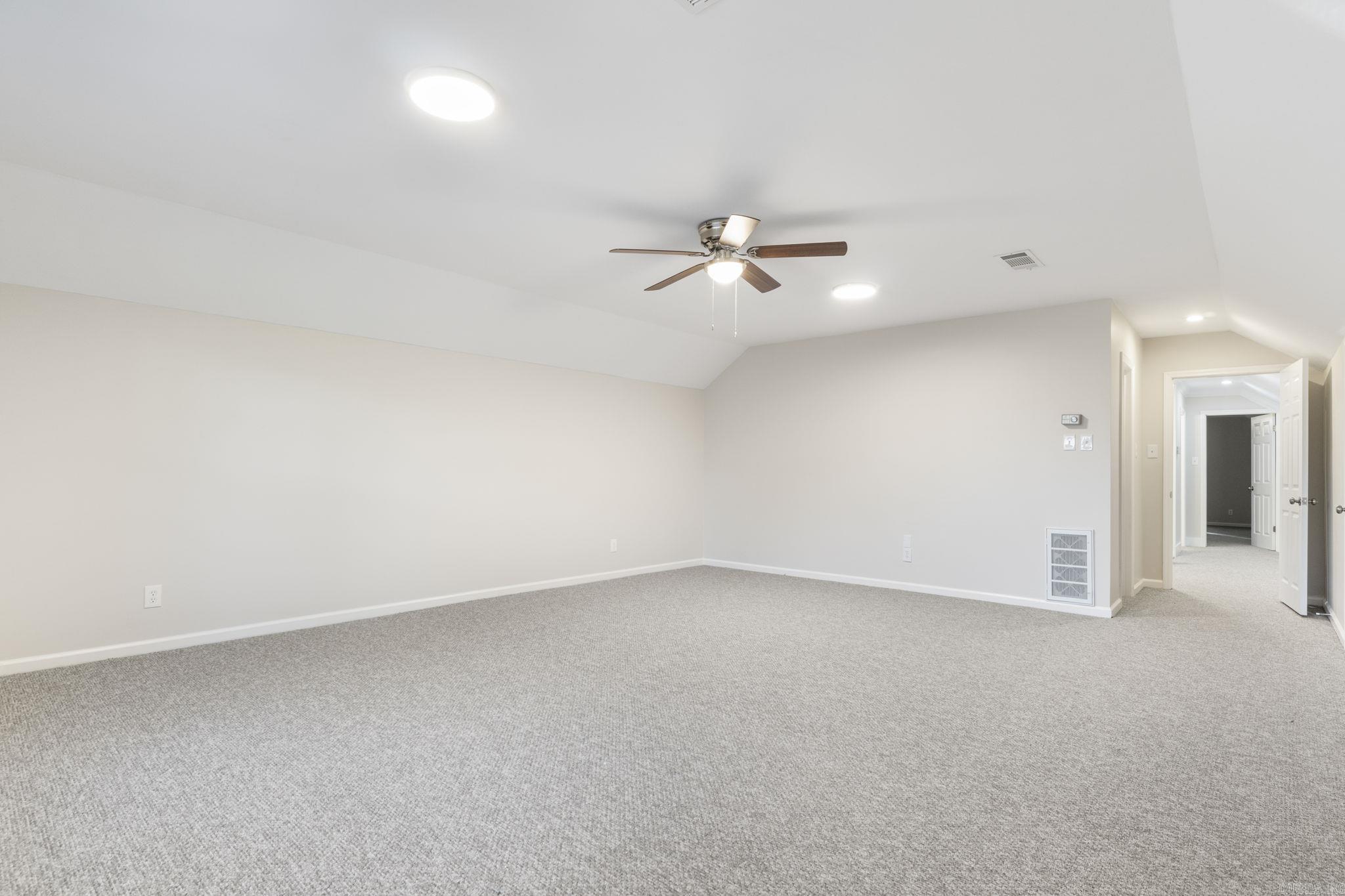 LAKEWOOD NE - Residential