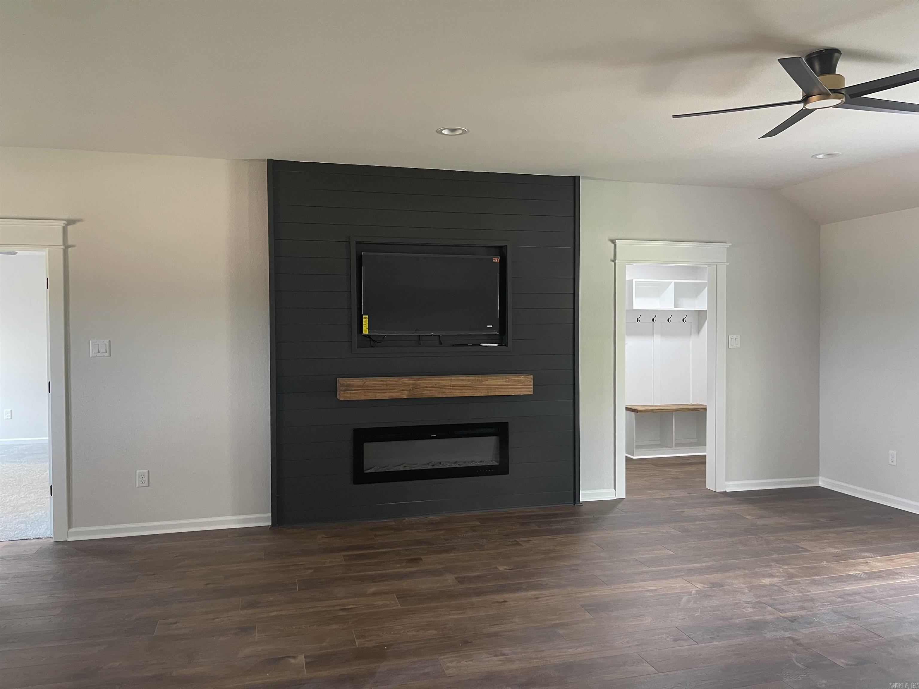 NATALIE'S PLACE - Residential