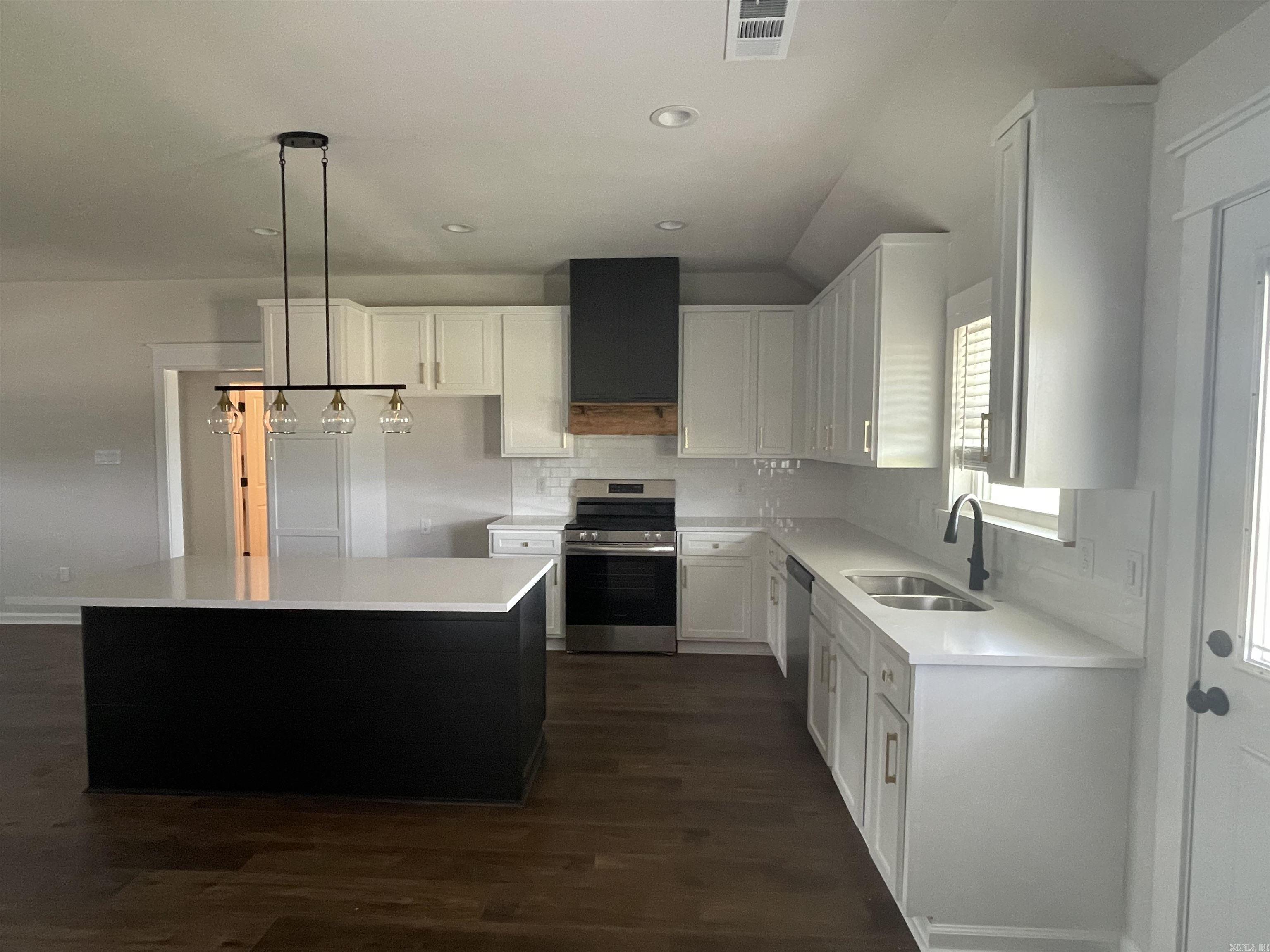 NATALIE'S PLACE - Residential