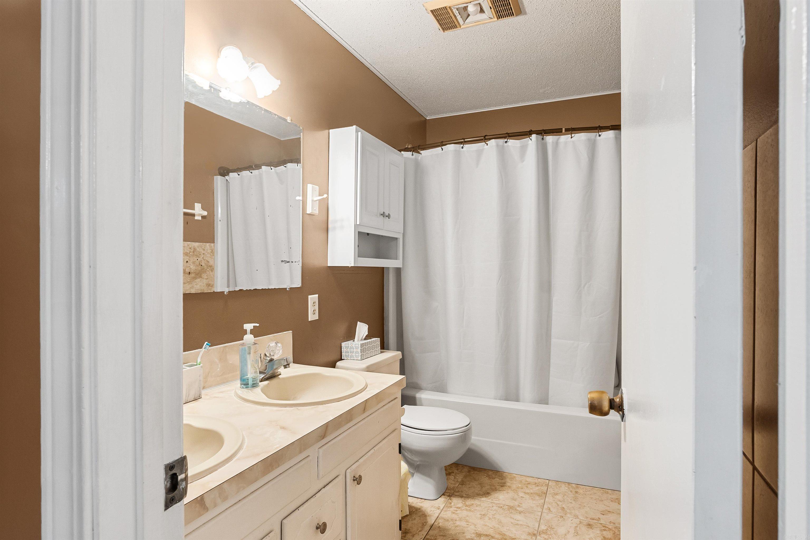 CINNAMON ACRES - Residential