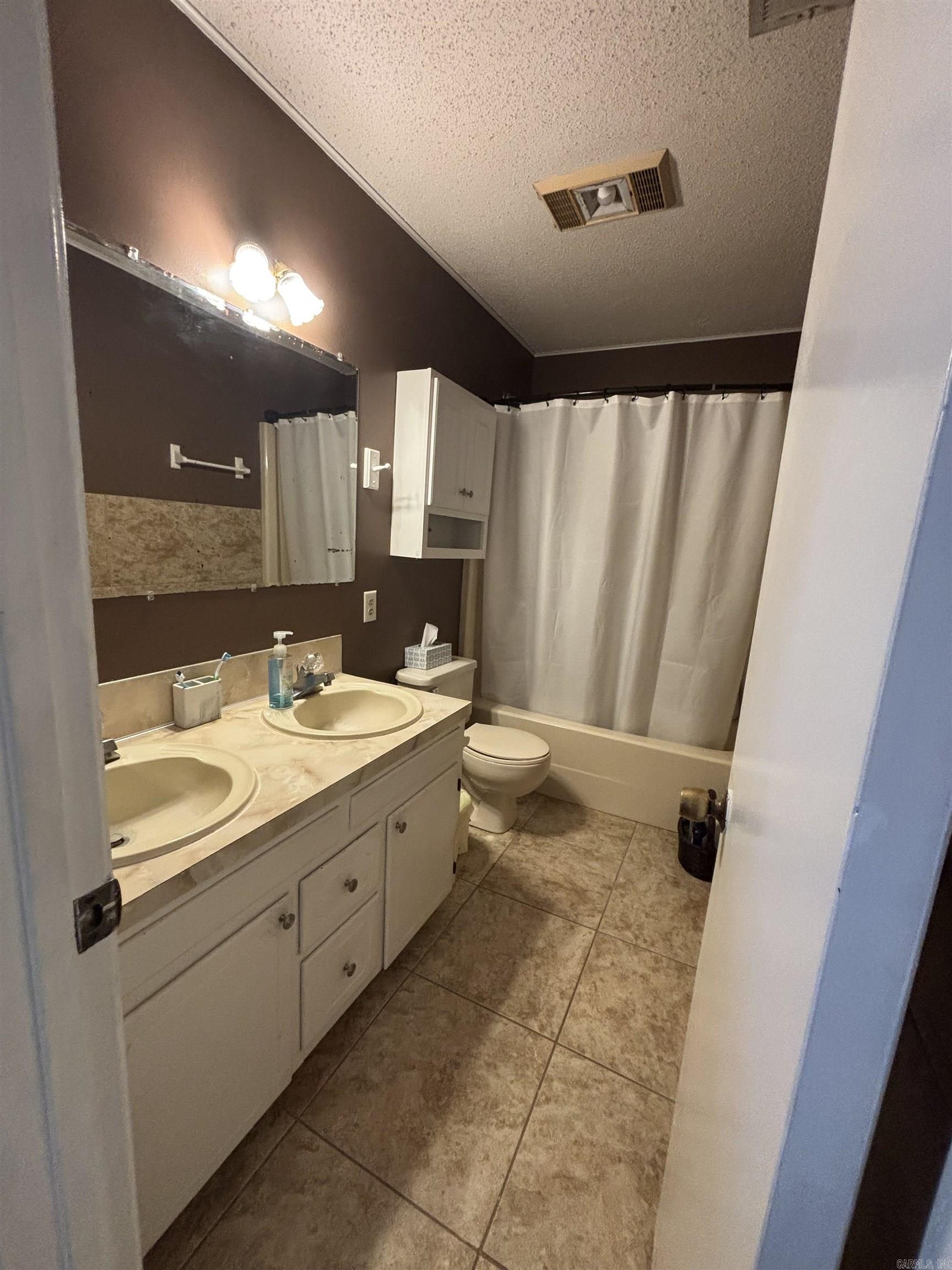 CINNAMON ACRES - Residential