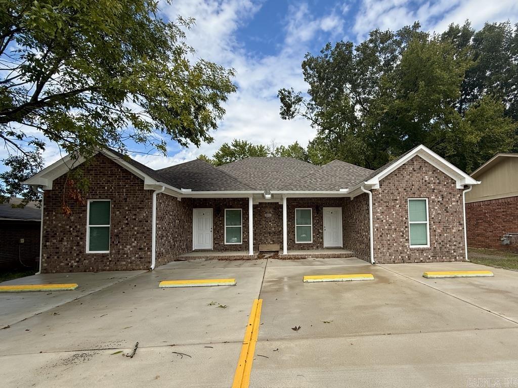 Spacious new construction duplex available for rent, offering 3 bedrooms and 2 bathrooms on each side. This property includes a full laundry room with washer/dryer connections, as well as a refrigerator and microwave in the kitchen. Conveniently located near the University of Central Arkansas, Conway High School, and downtown Conway, this home provides easy access to schools, shopping, dining, and entertainment. With a comfortable layout and modern amenities, this duplex is an excellent choice for families, students, or professionals. NO PETS.