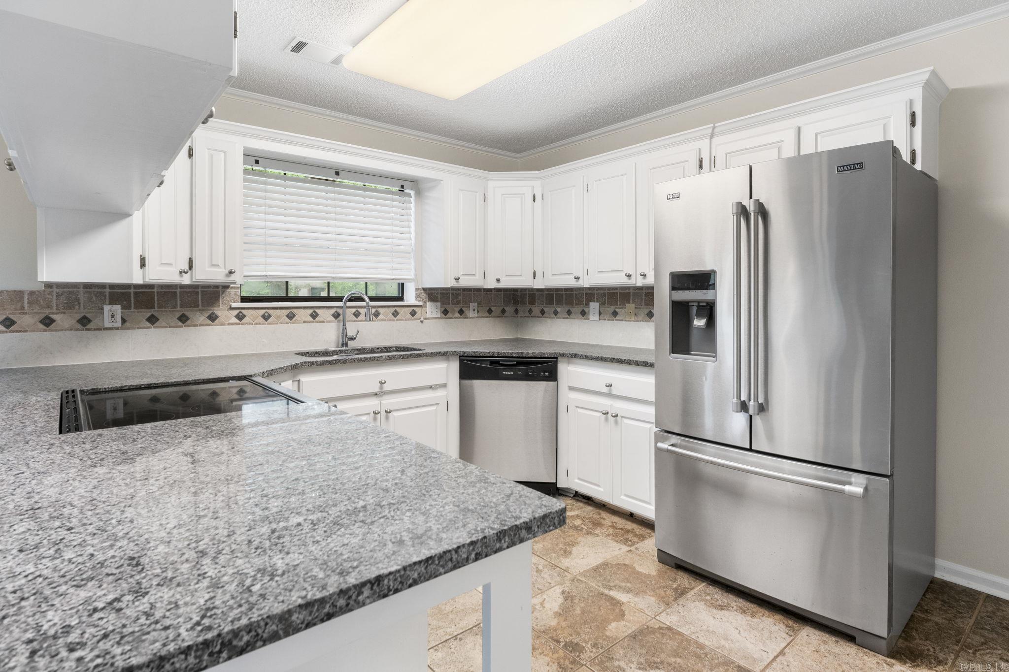 HIDDEN VALLEY - Residential