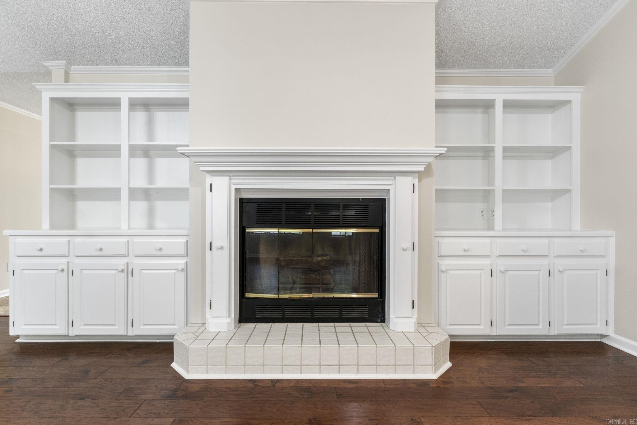 HIDDEN VALLEY - Residential