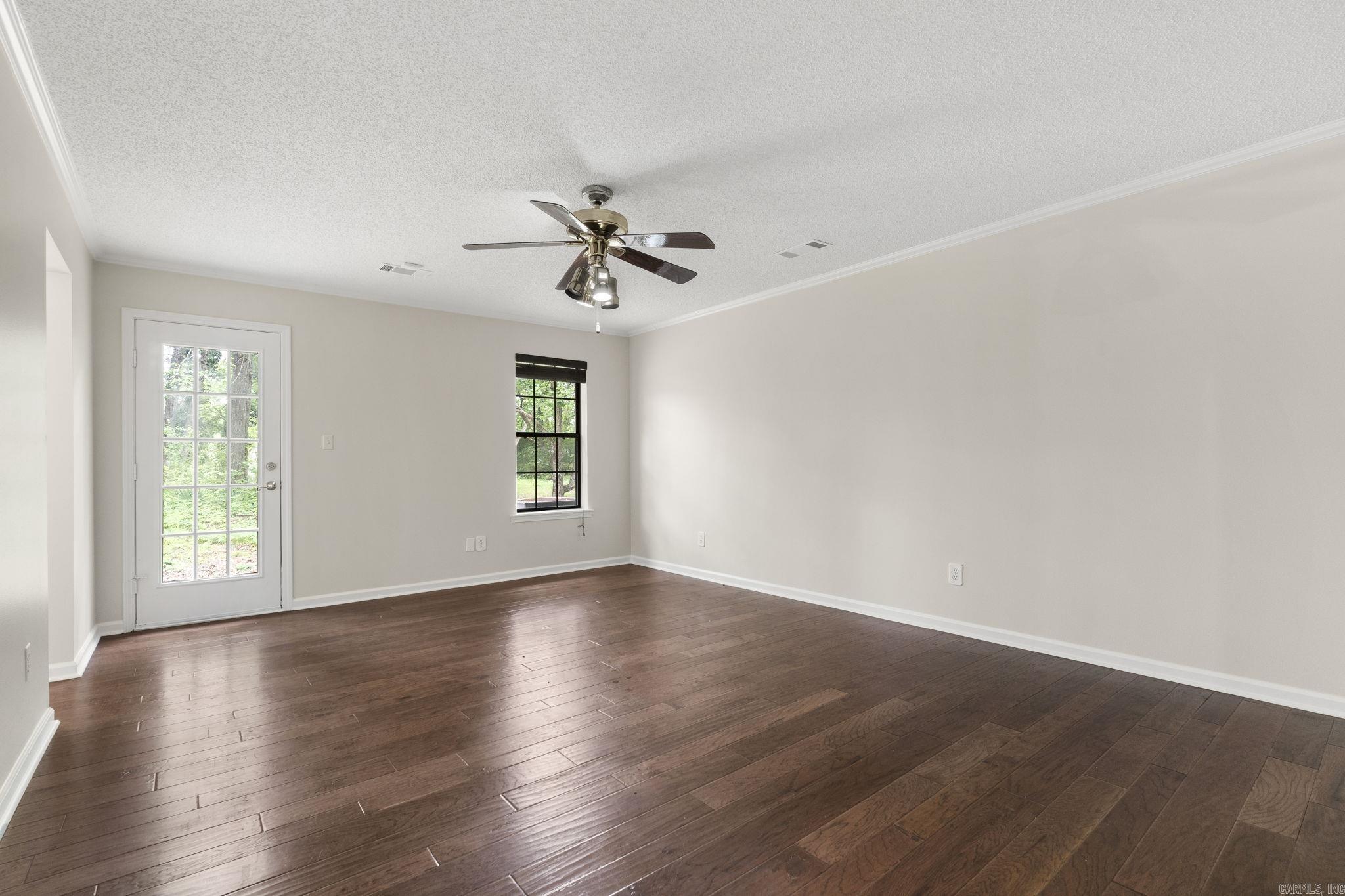 HIDDEN VALLEY - Residential