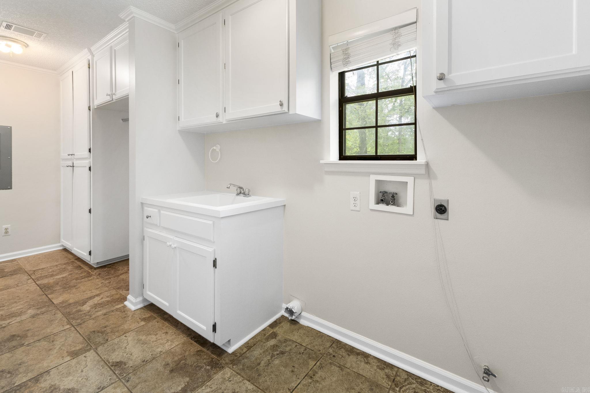 HIDDEN VALLEY - Residential