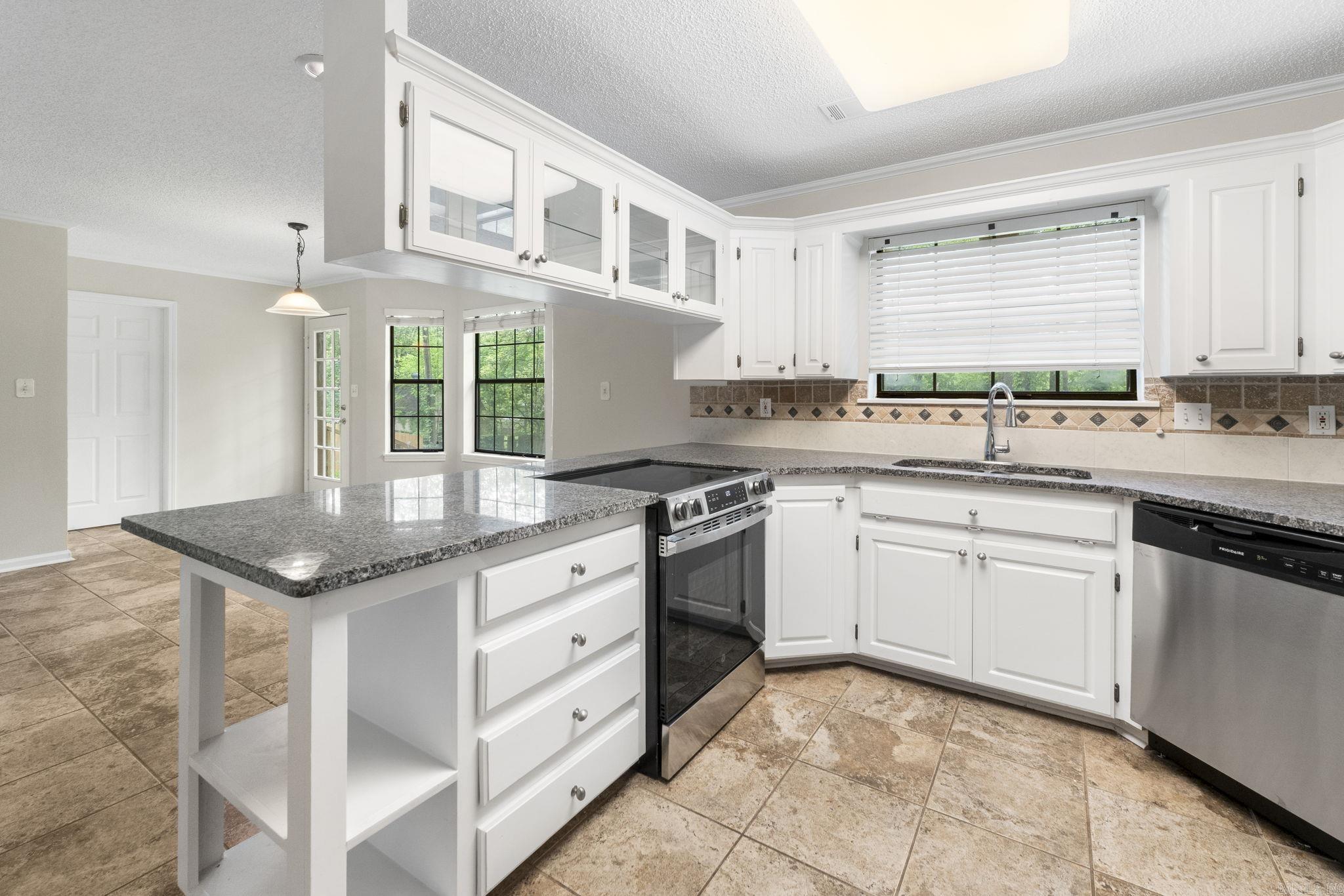 HIDDEN VALLEY - Residential