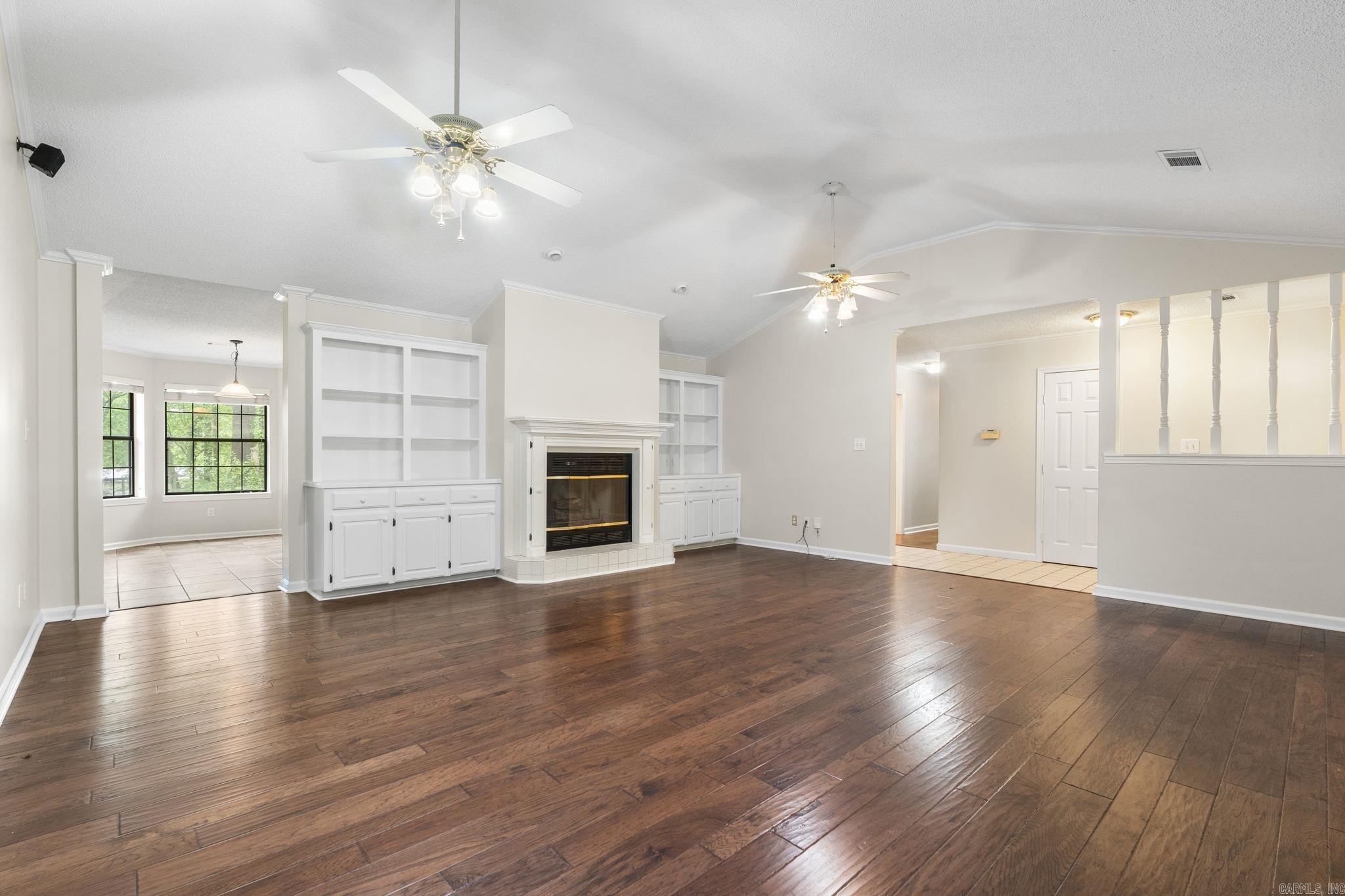 HIDDEN VALLEY - Residential