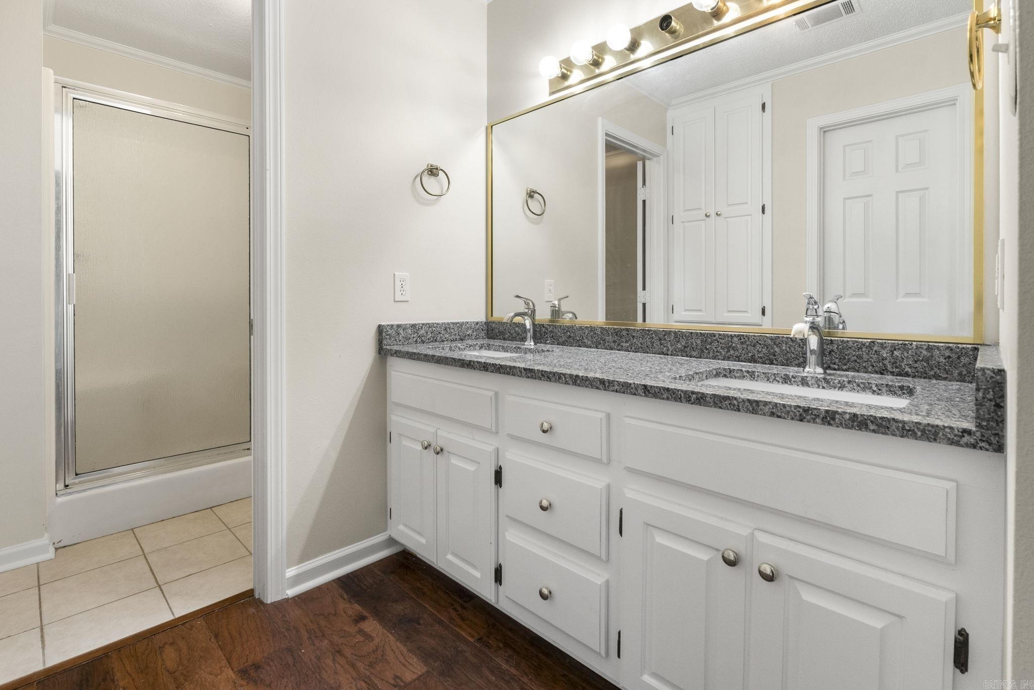 HIDDEN VALLEY - Residential