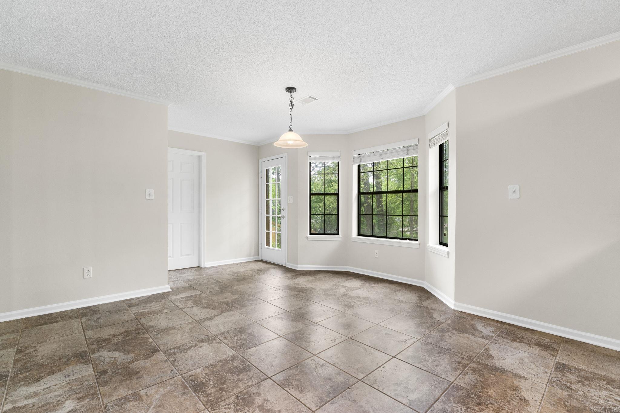 HIDDEN VALLEY - Residential