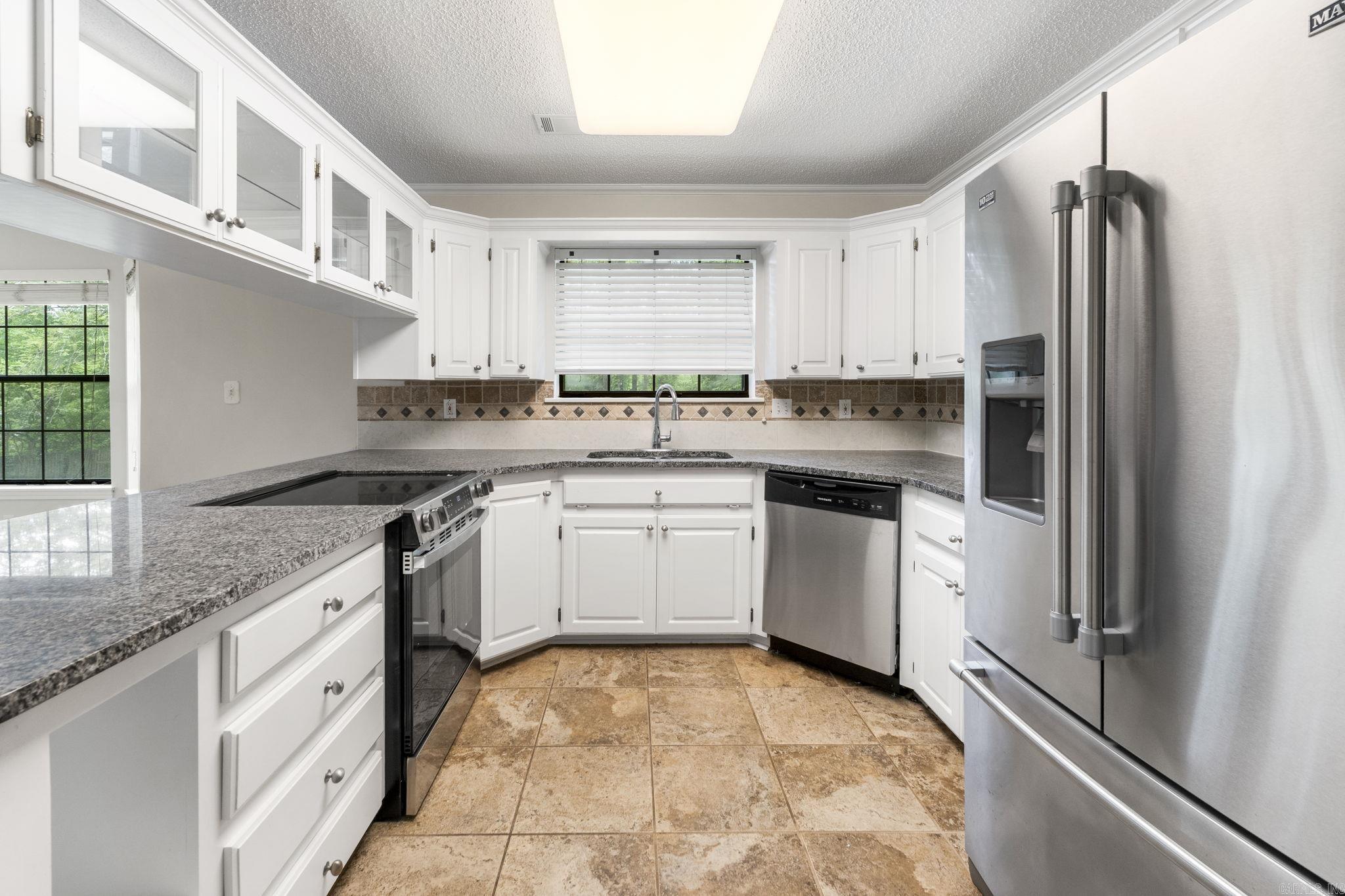 HIDDEN VALLEY - Residential