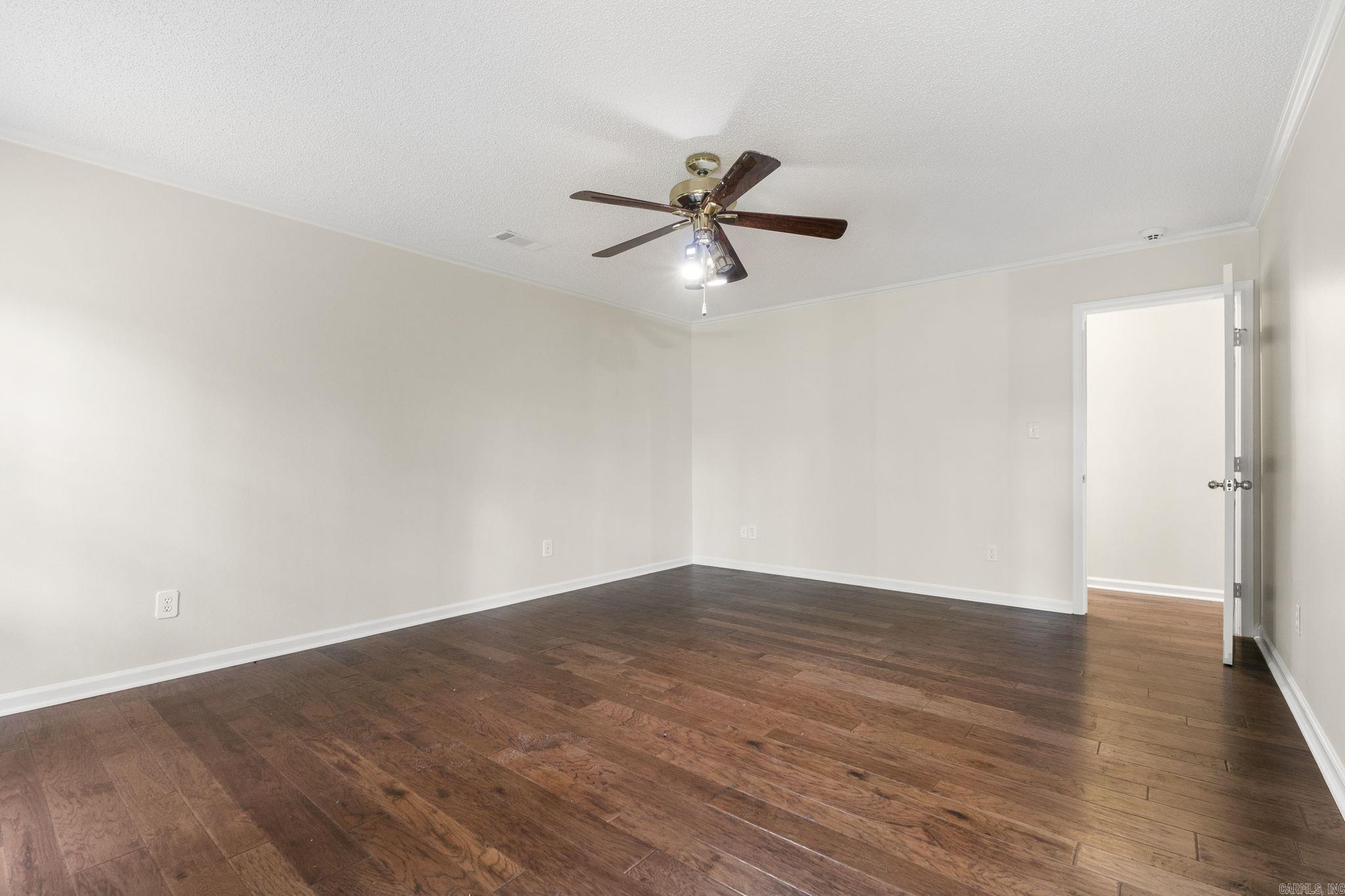 HIDDEN VALLEY - Residential