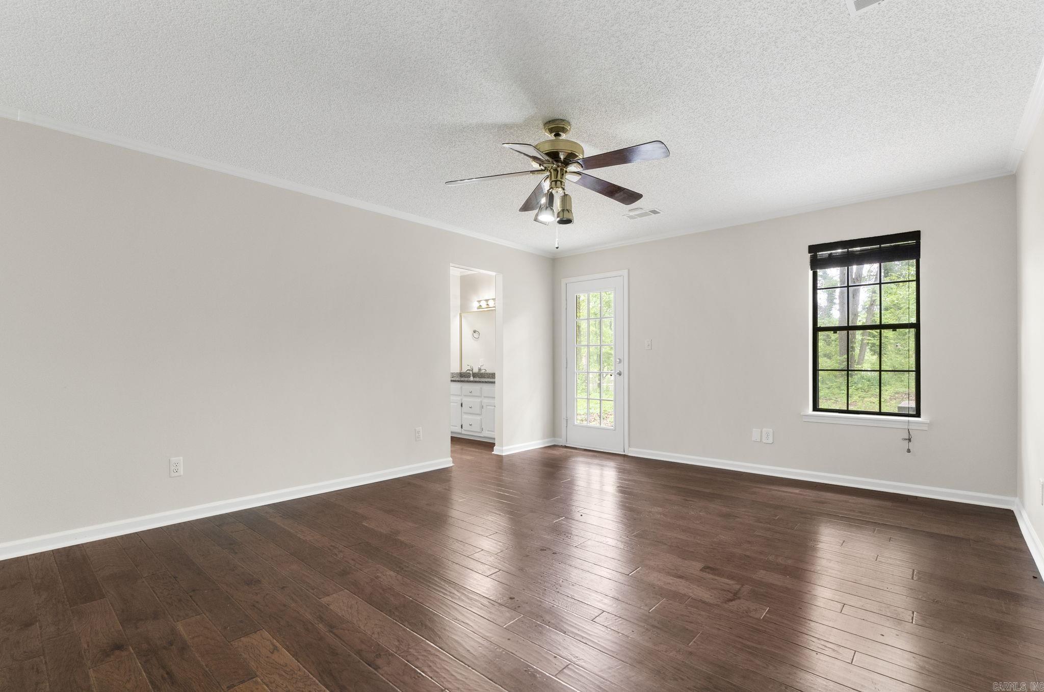 HIDDEN VALLEY - Residential