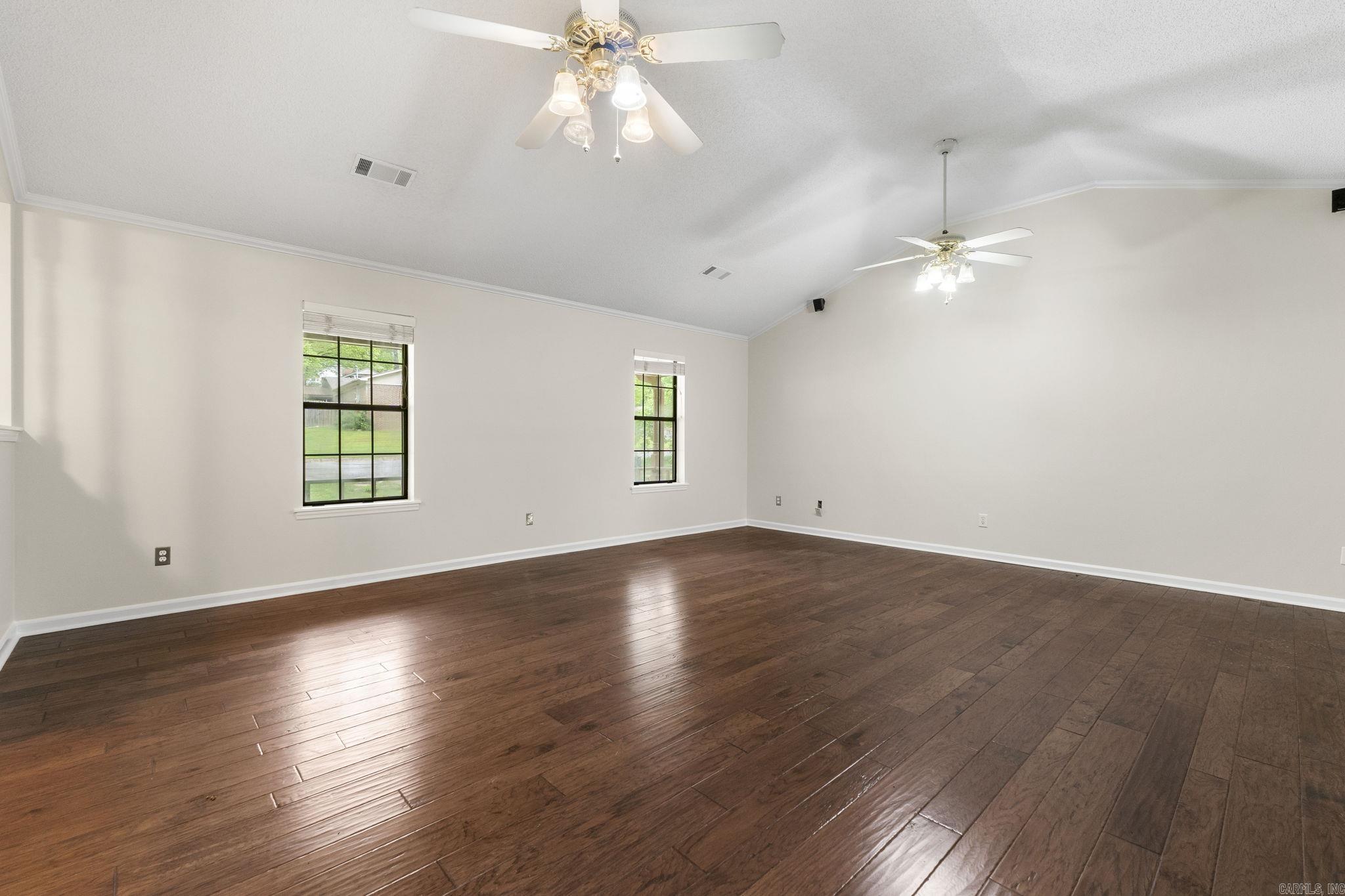 HIDDEN VALLEY - Residential