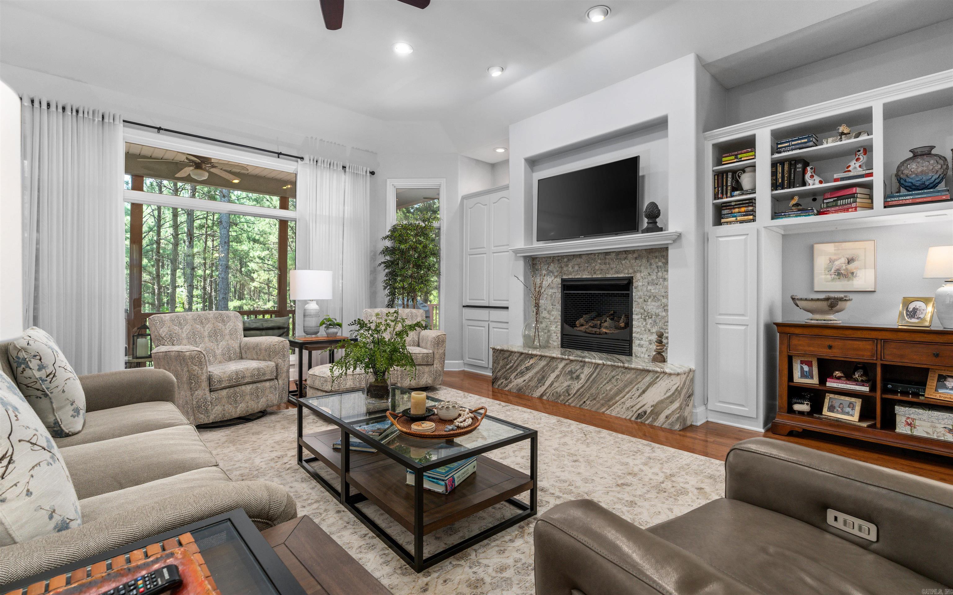 Isabella - Residential