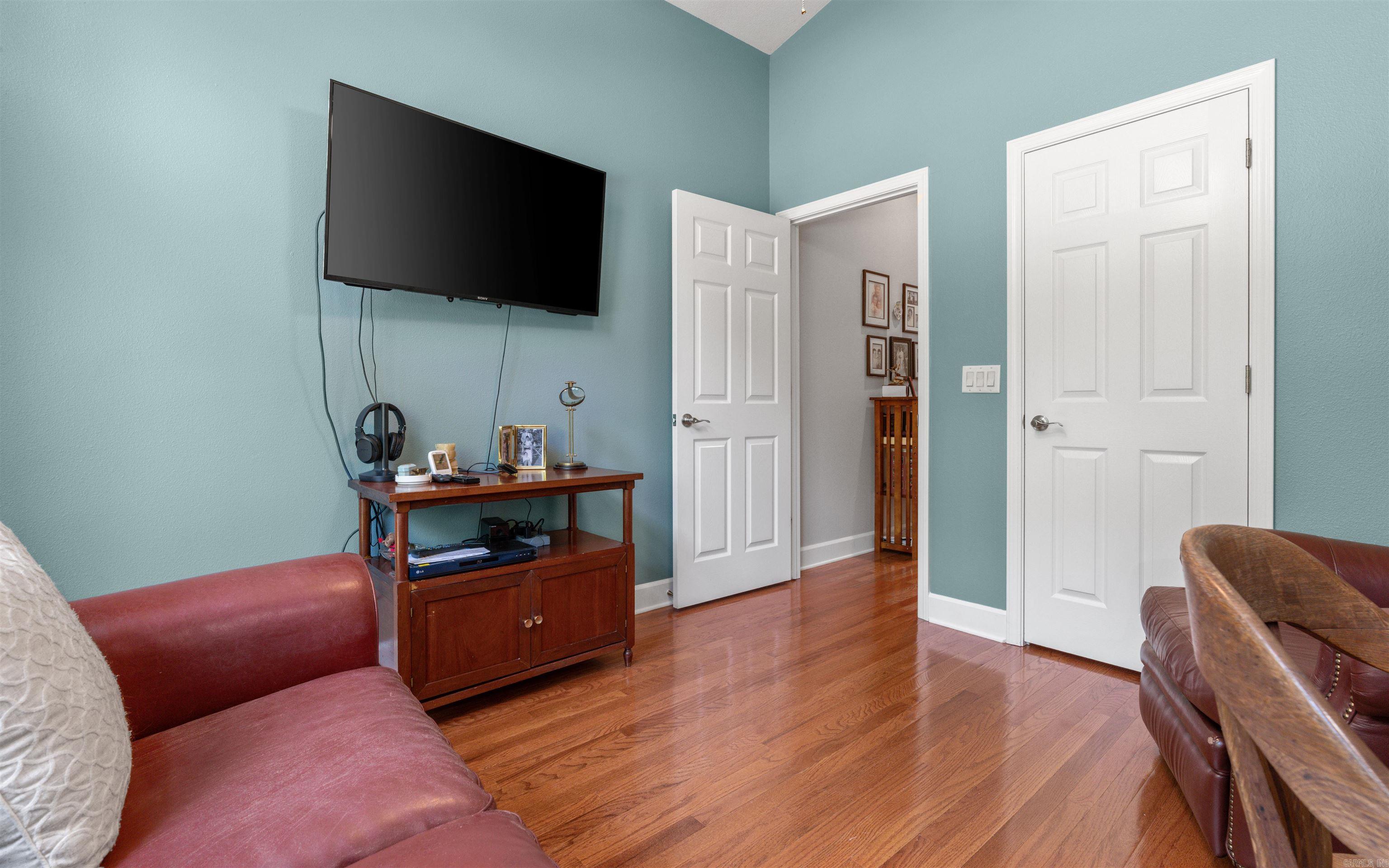 Isabella - Residential