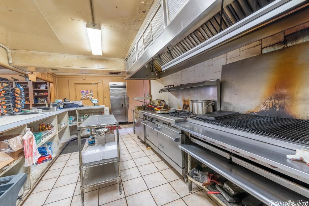 3N-10-30 - Commercial Sale