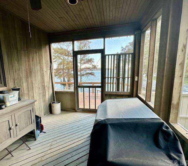 Horseshoe Lake - Residential