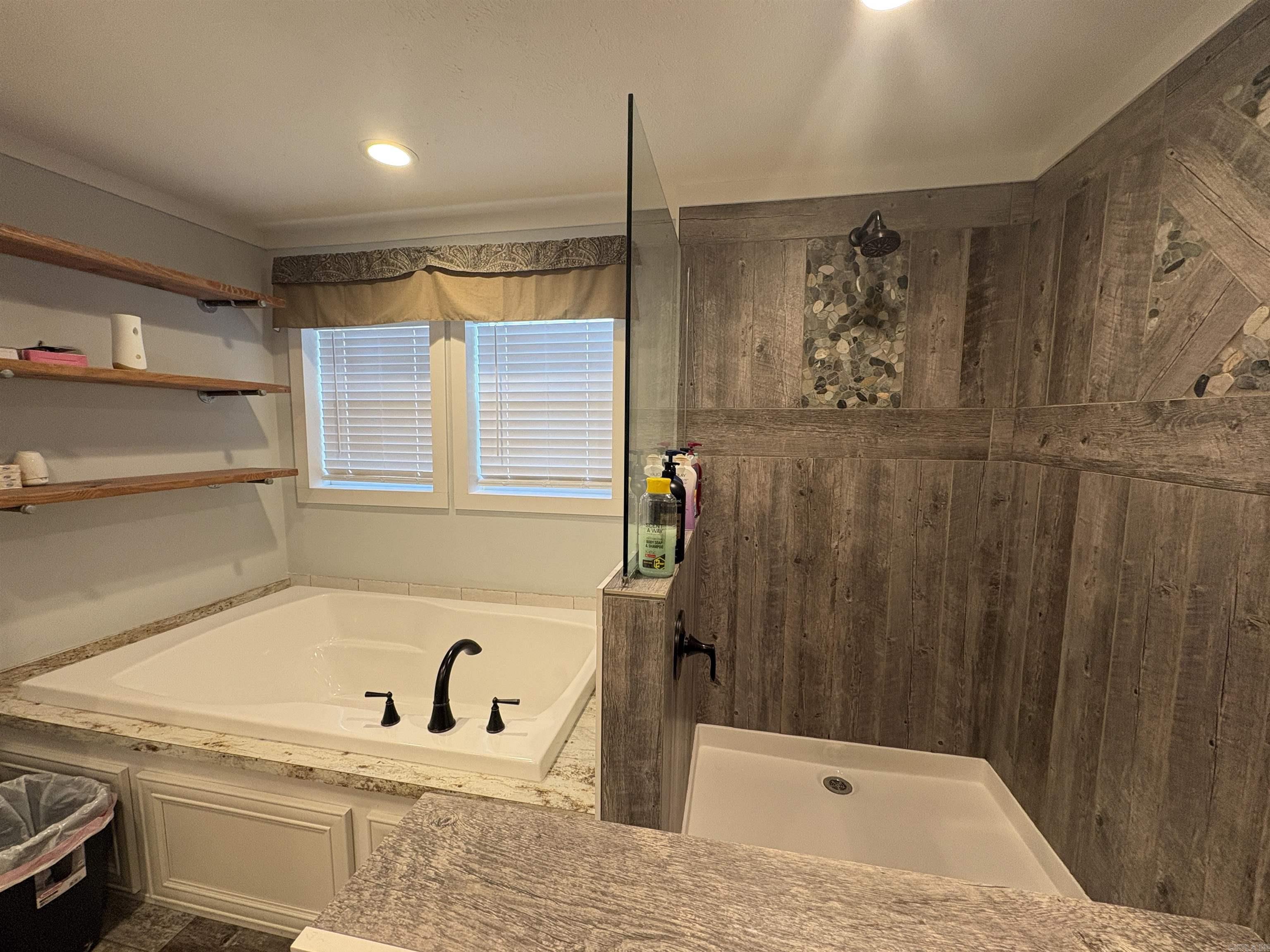 OAKVIEW ESTATES - Residential