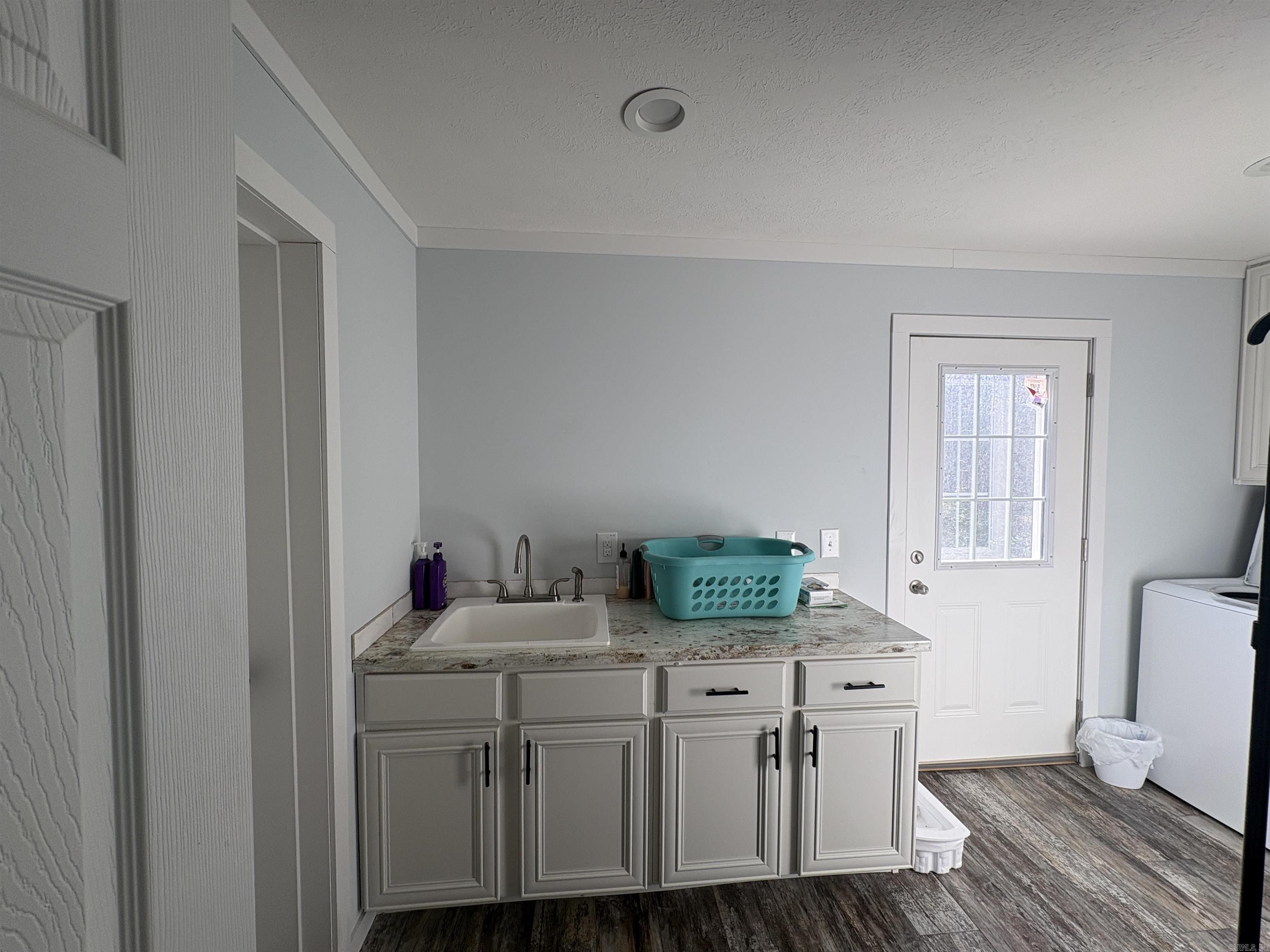 OAKVIEW ESTATES - Residential