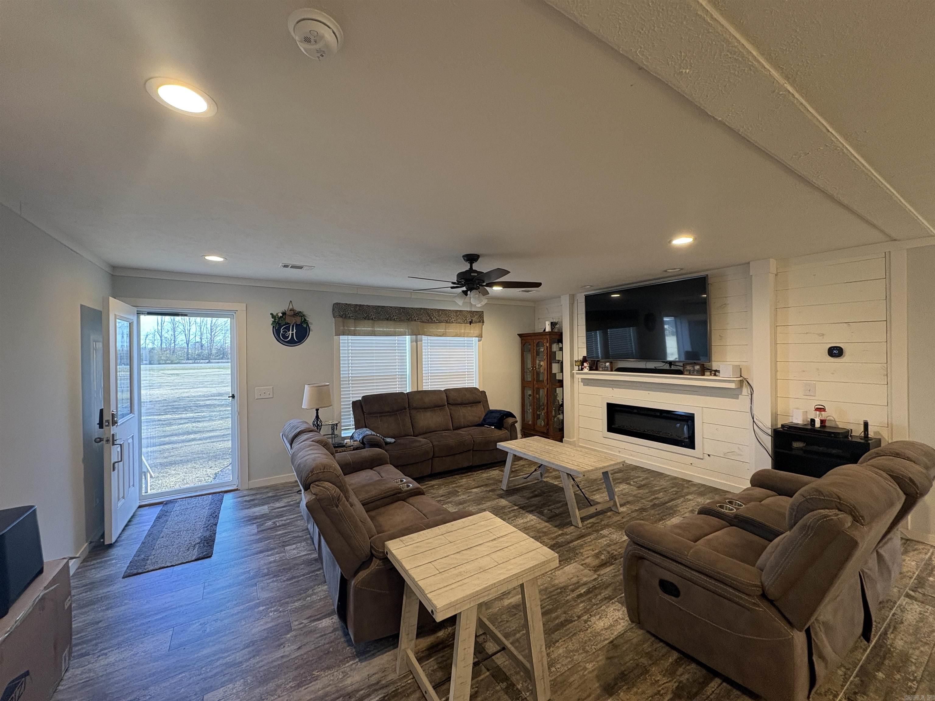 OAKVIEW ESTATES - Residential