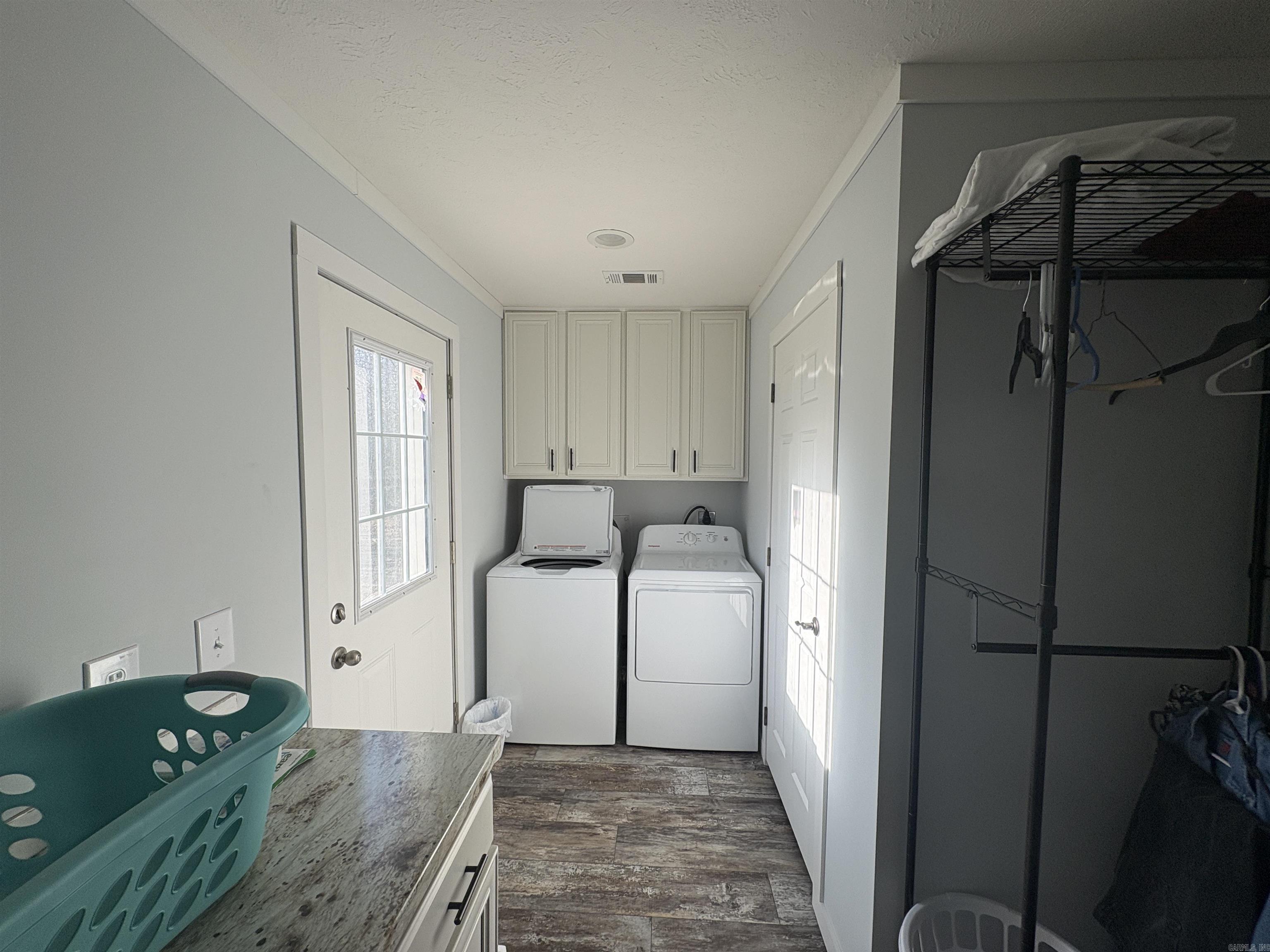 OAKVIEW ESTATES - Residential