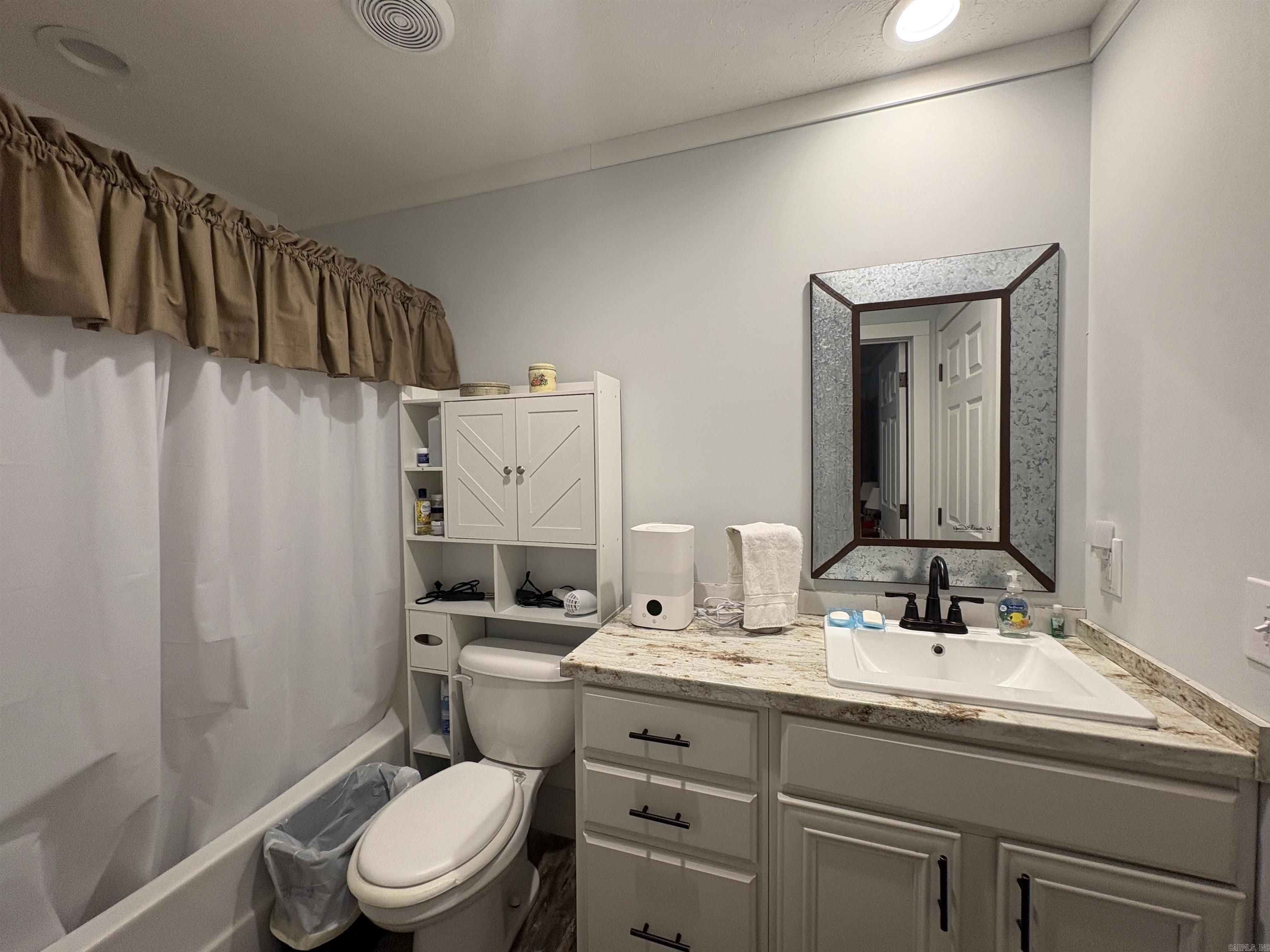 OAKVIEW ESTATES - Residential