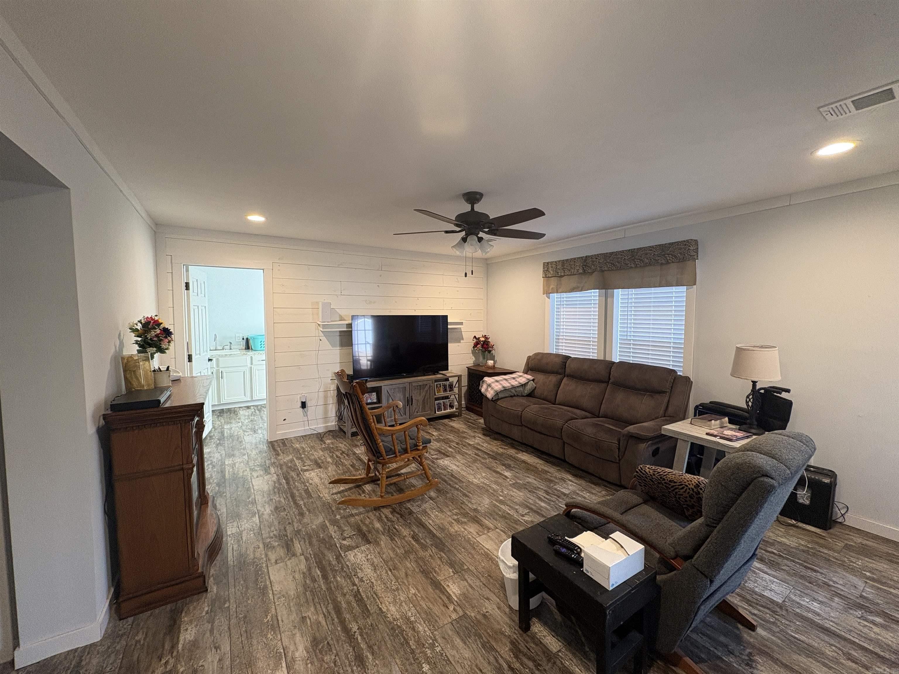 OAKVIEW ESTATES - Residential