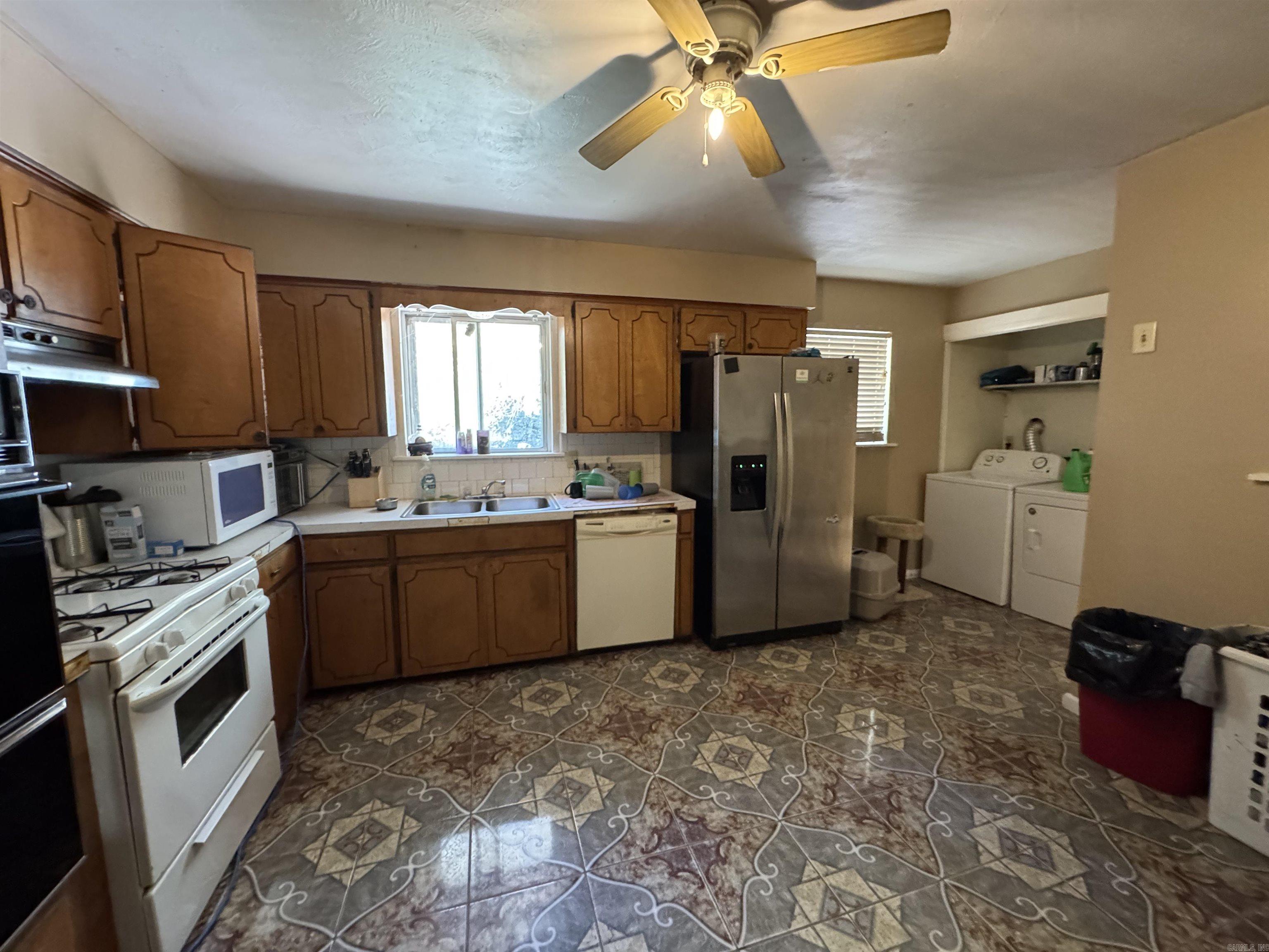 BELL GROVE - Residential