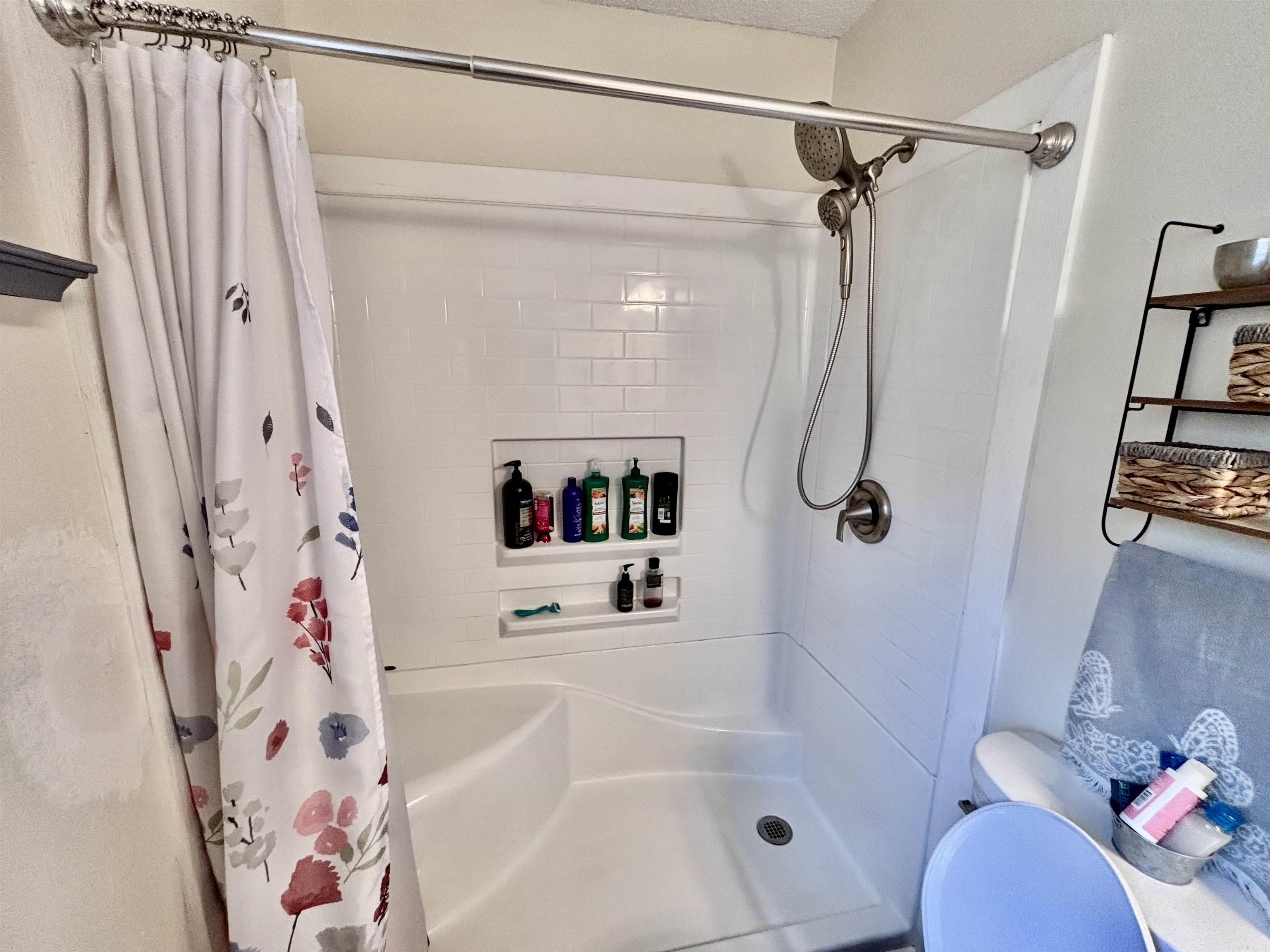 TUCKER WEST - Residential