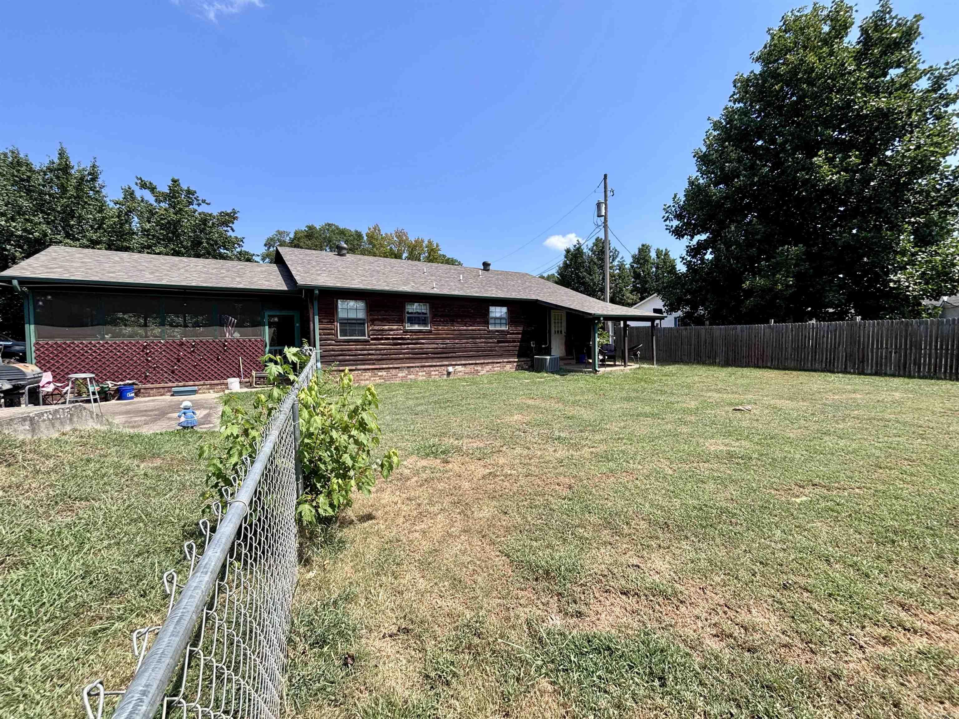 TUCKER WEST - Residential