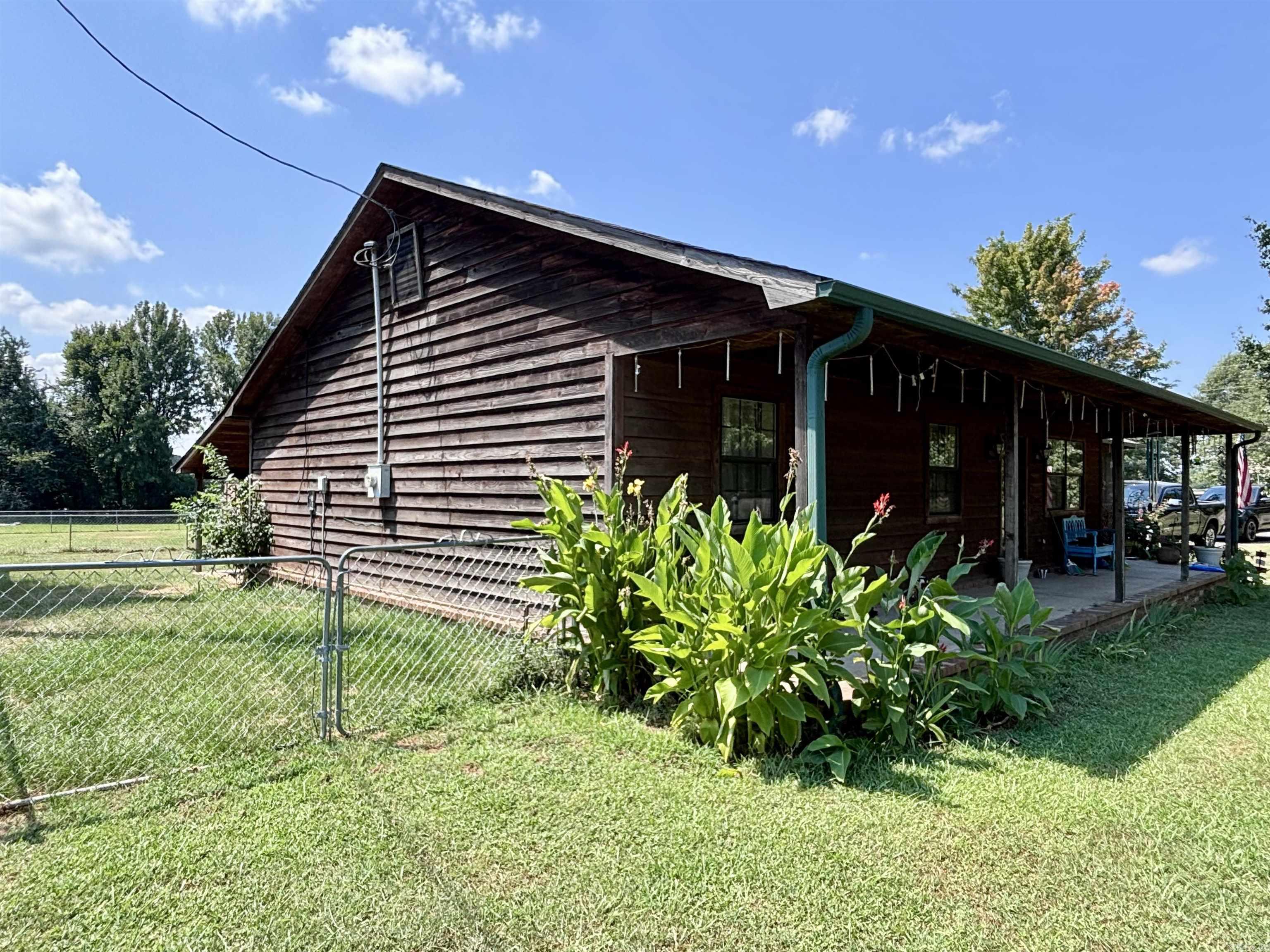 TUCKER WEST - Residential