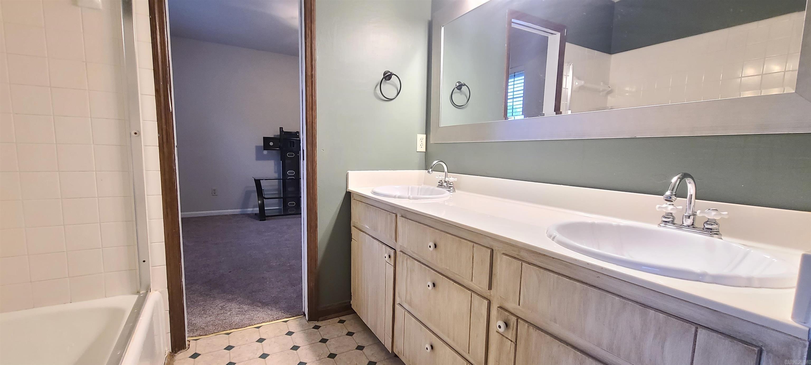 SILVER CREEK - Residential Lease