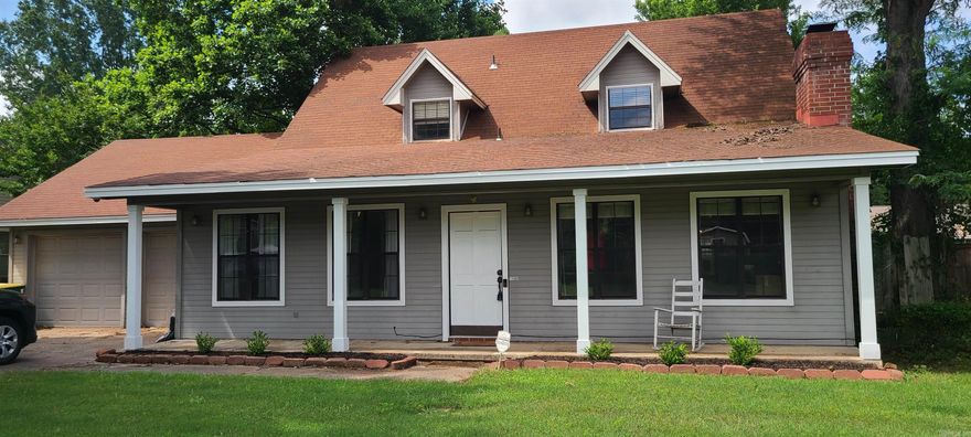 Beautiful 3 bedroom 2.5 bathroom Non-Smoking House with fenced yard for Rent. Located in Sherwood, behind the Lakewood Subdivision. The kitchen includes an Electric Range, Refrigerator, Dishwasher, and Disposal. Also included is separate dining area, breakfast nook, gas fireplace, washer and dryer for your use, walk-in closets, NEW hardwood floors, NEW Paint, central heat & air, ceiling fans, large deck, 2 car garage, and Fenced backyard. Pets may be considered.