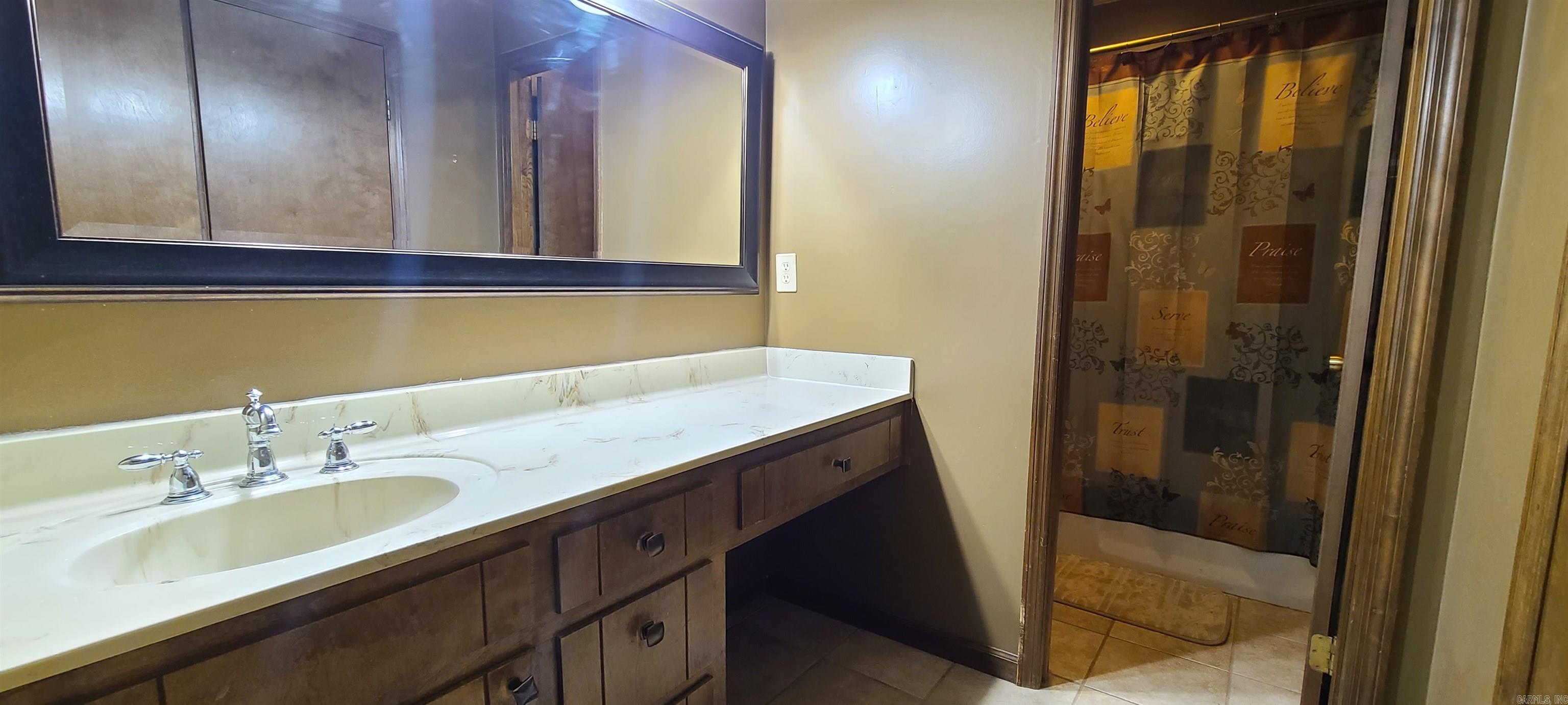 SILVER CREEK - Residential Lease