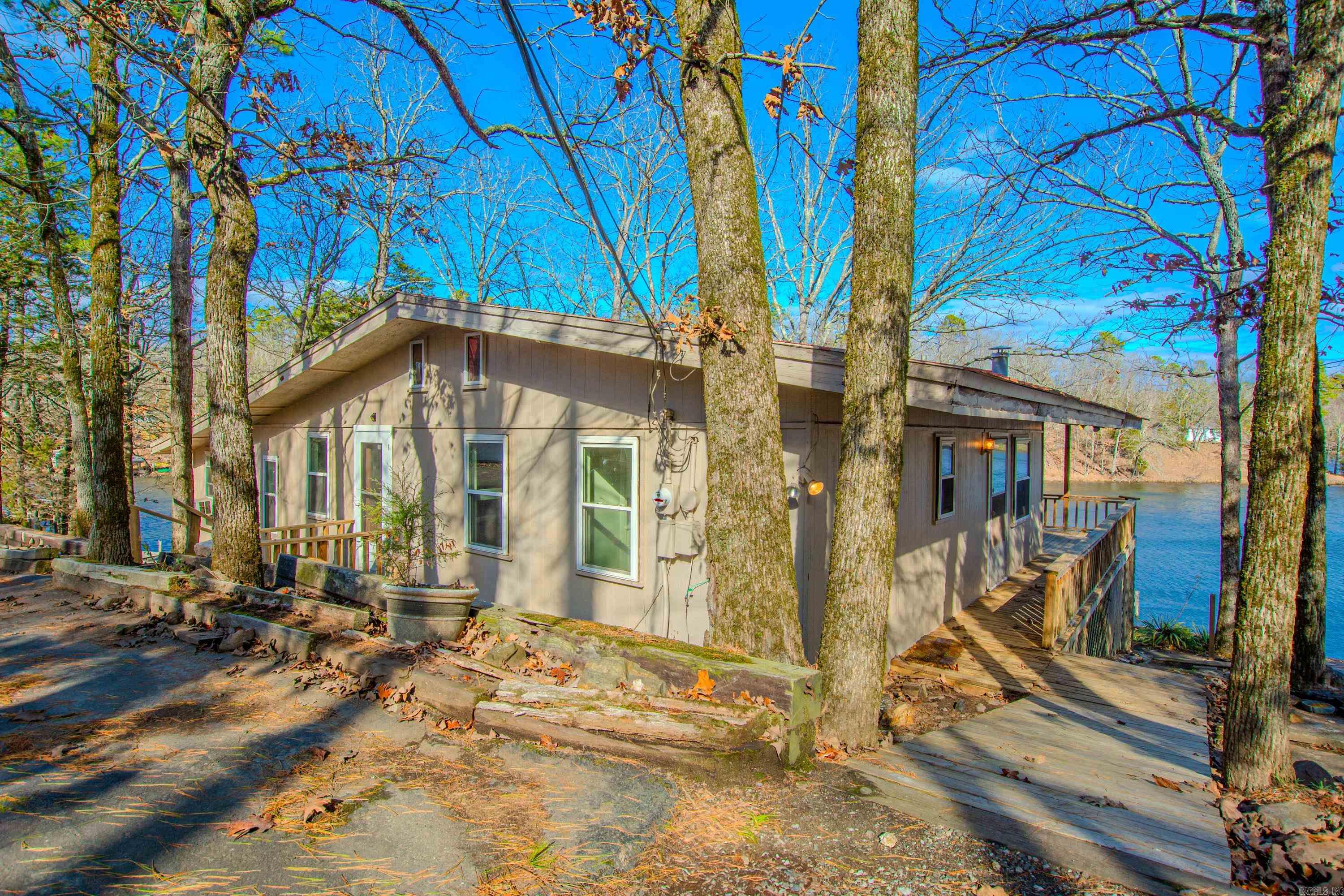 BRUSHY LAKE - Residential