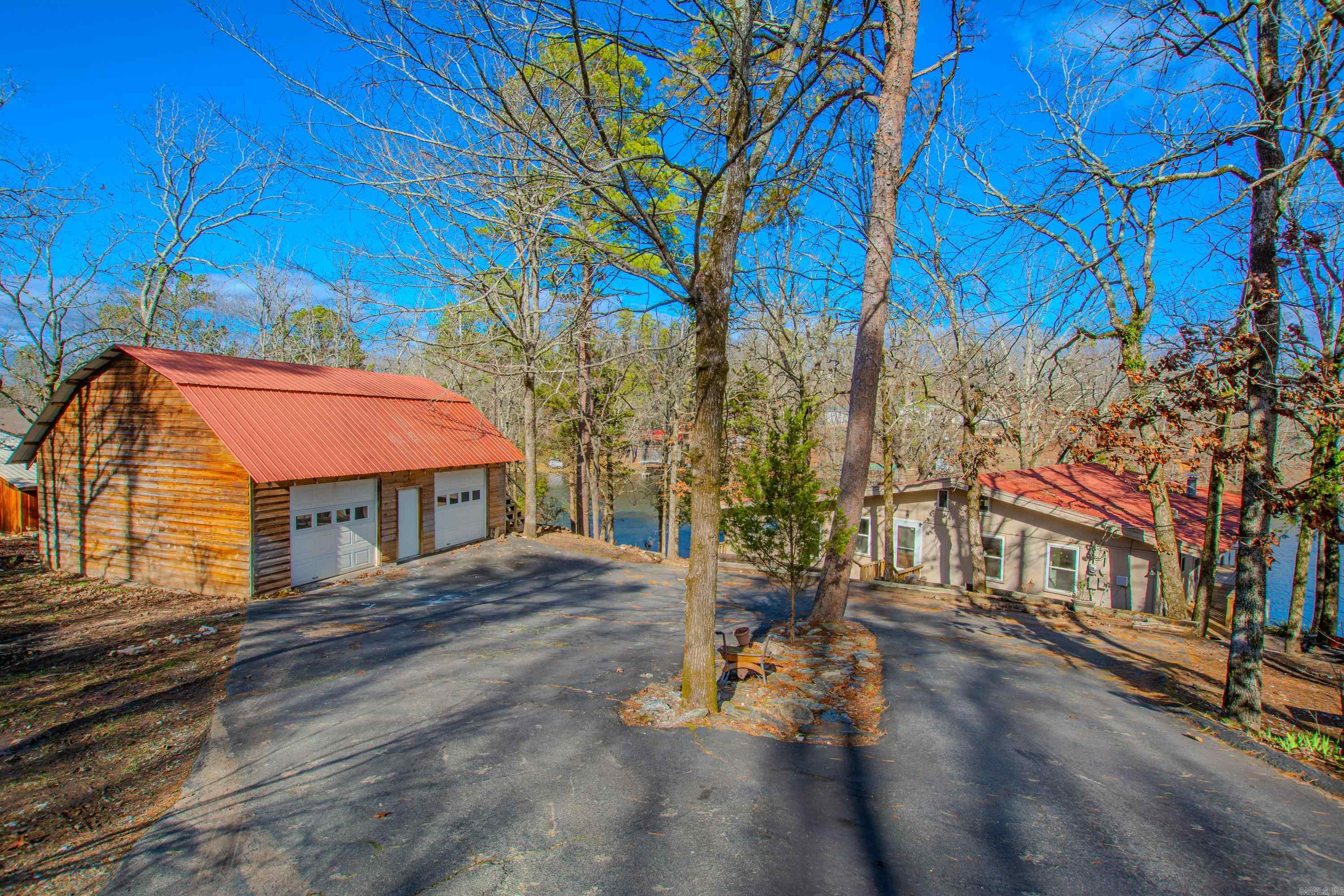 BRUSHY LAKE - Residential