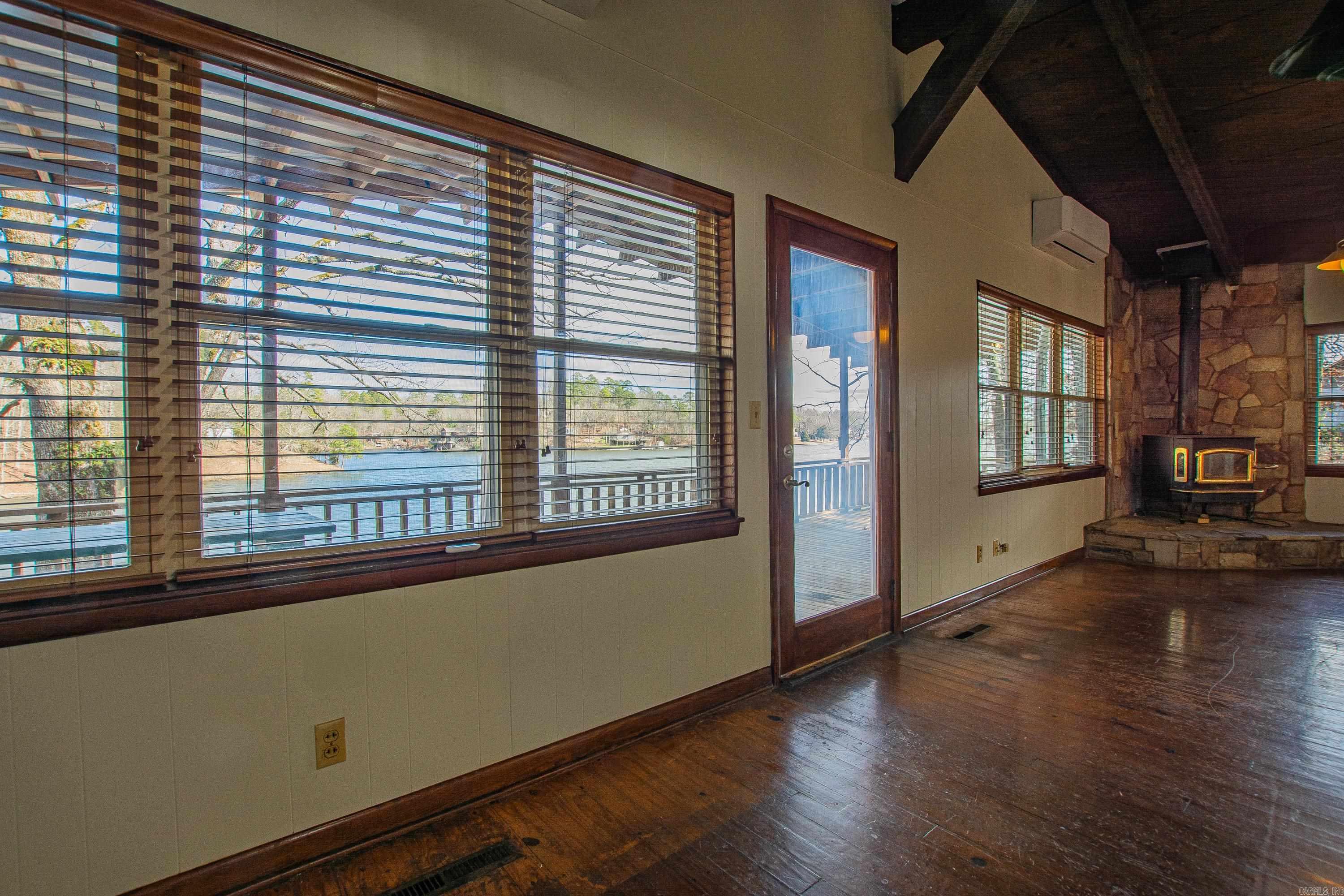 BRUSHY LAKE - Residential