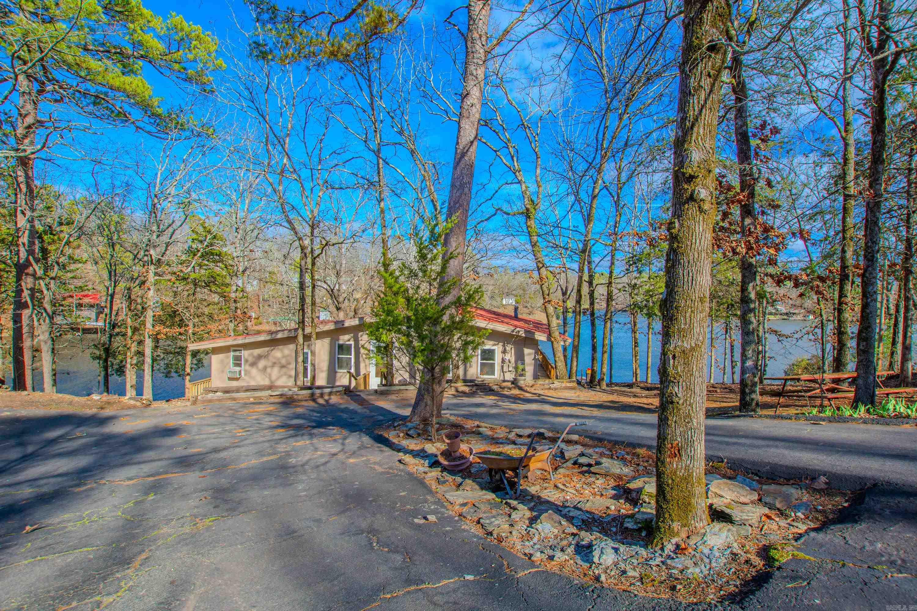 BRUSHY LAKE - Residential