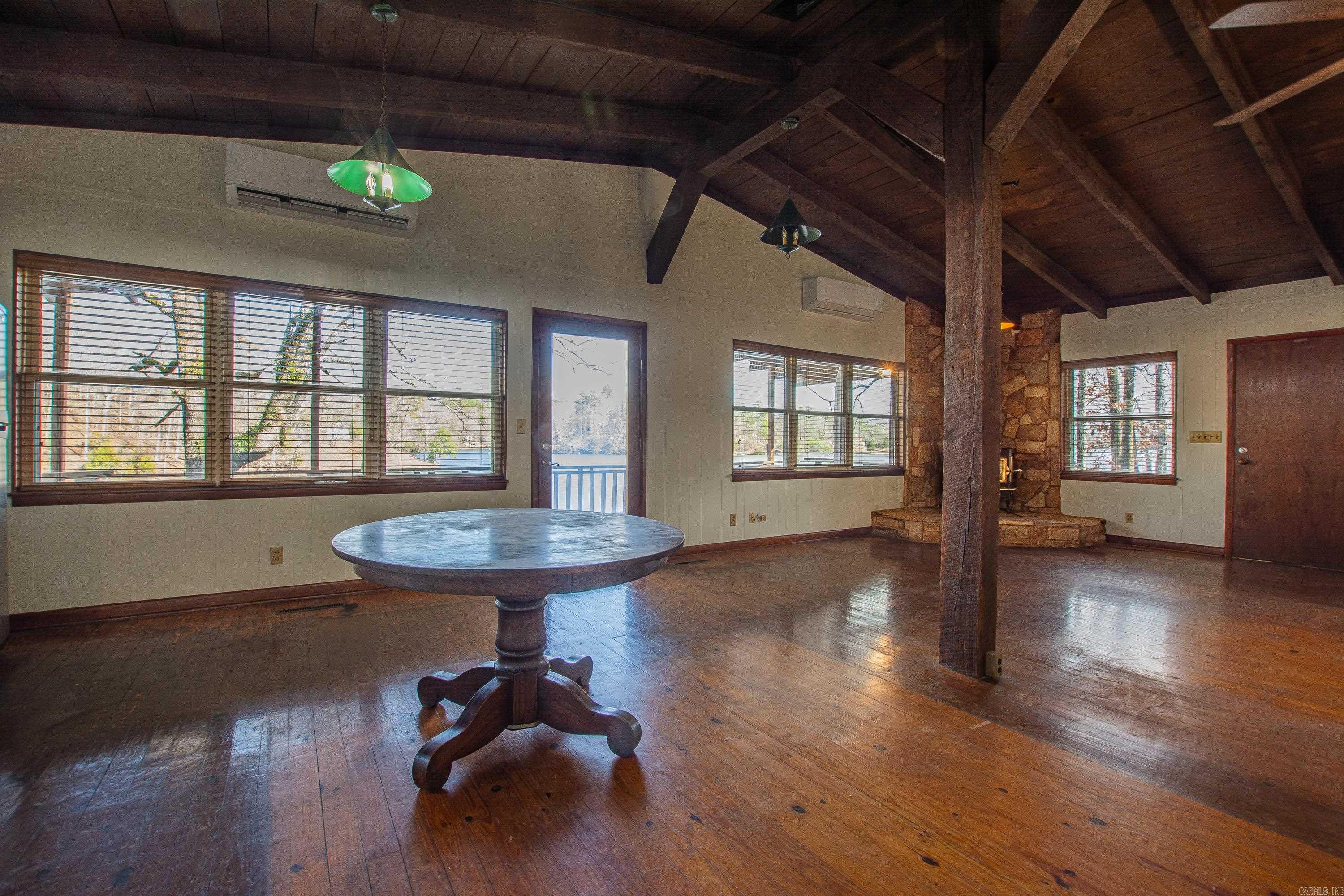 BRUSHY LAKE - Residential