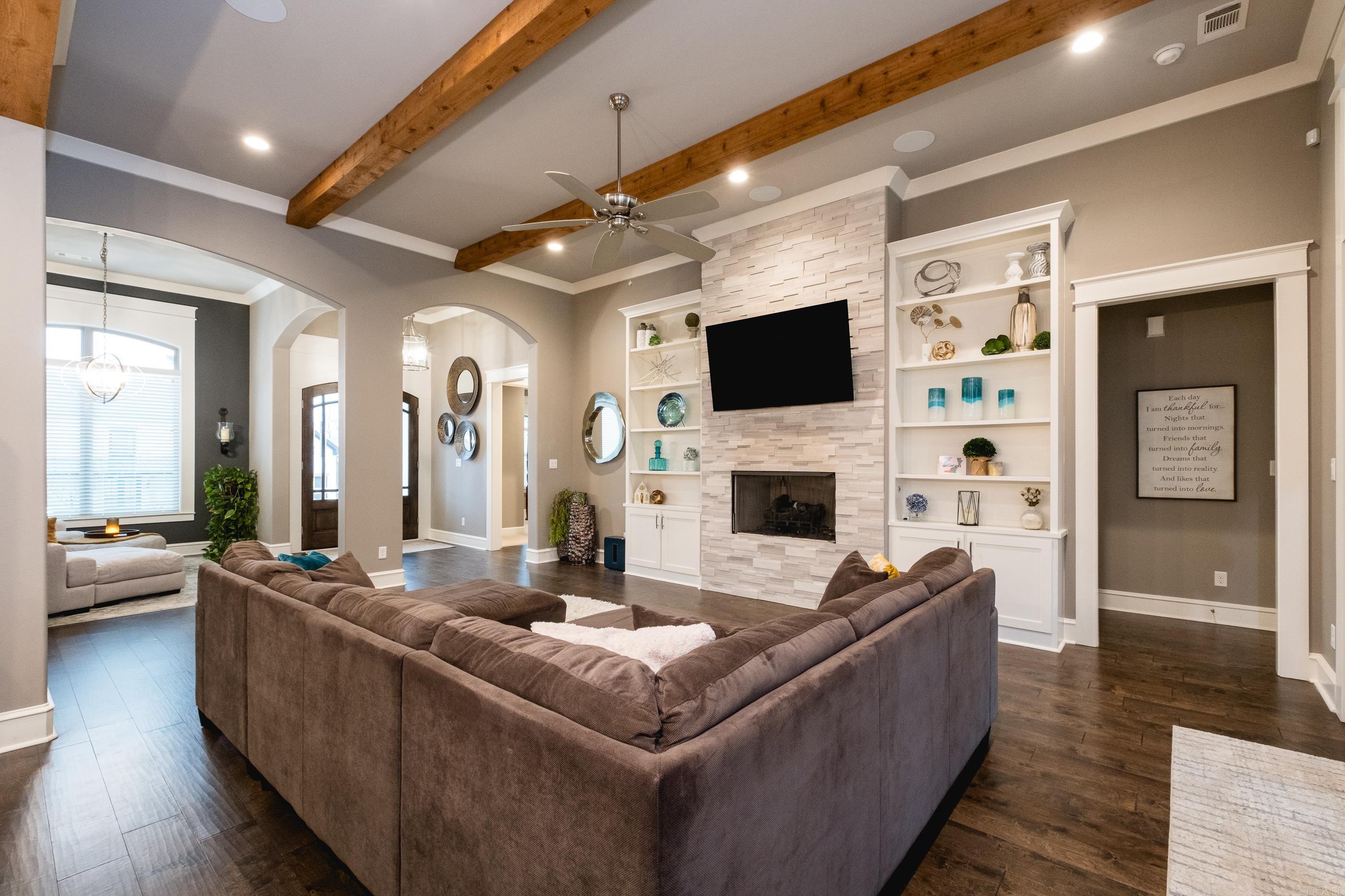 CHENAL VALLEY EPERNAY PLACE - Residential