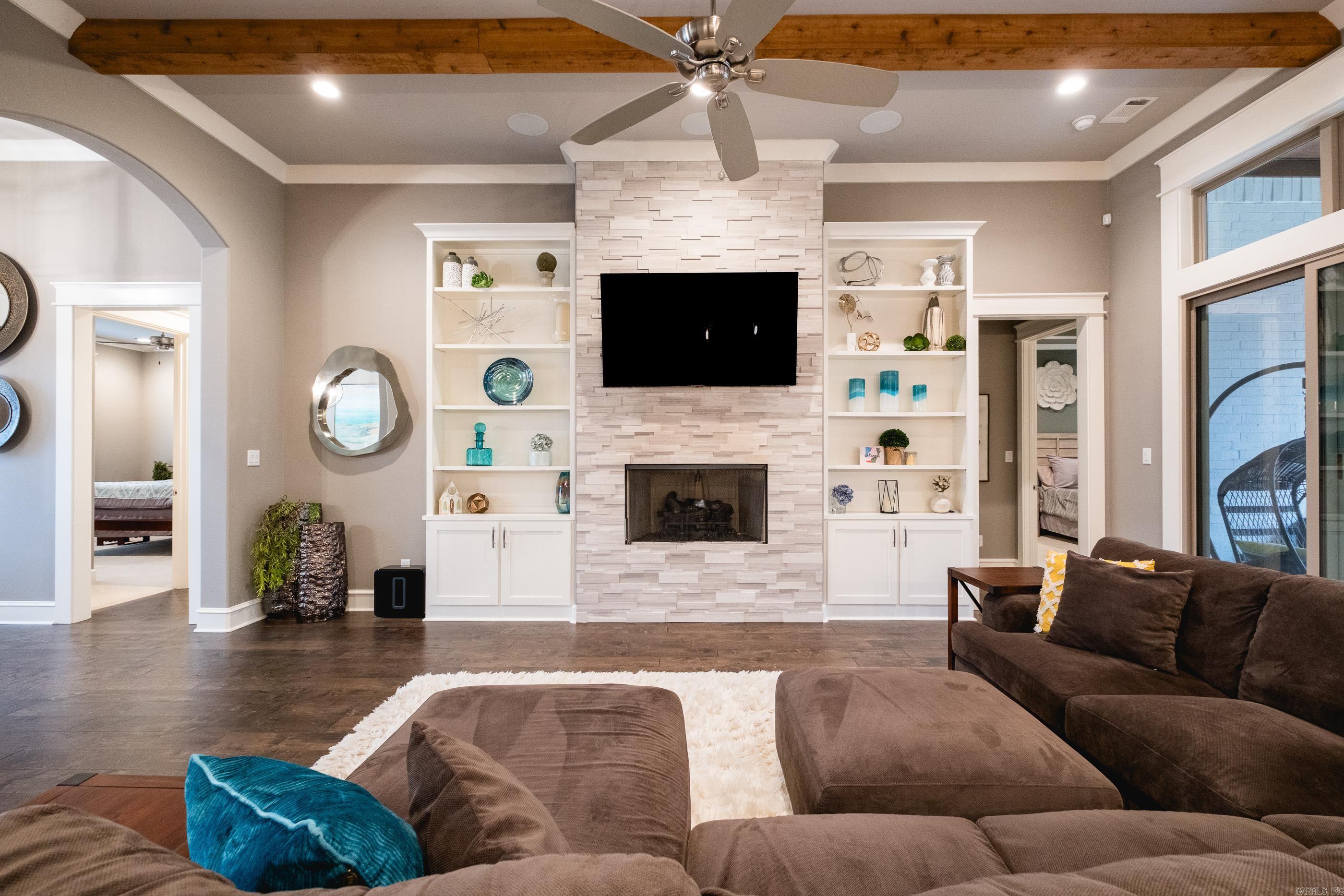 CHENAL VALLEY EPERNAY PLACE - Residential