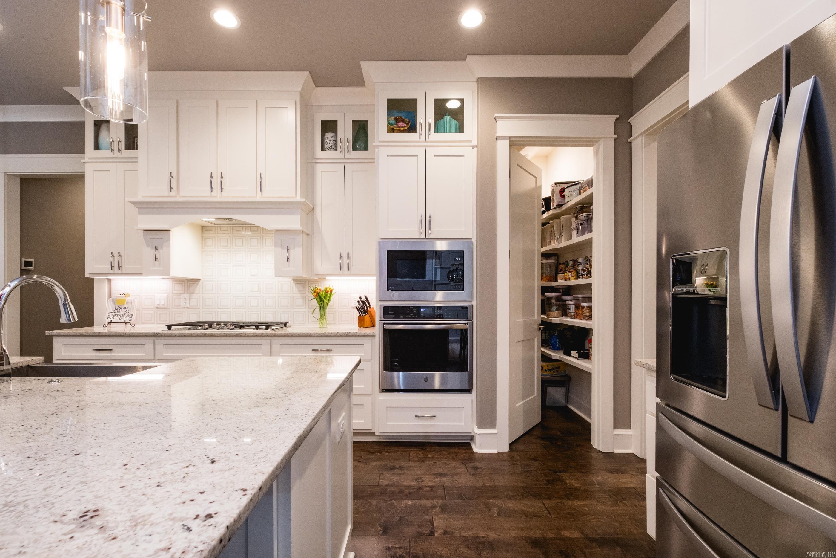 CHENAL VALLEY EPERNAY PLACE - Residential