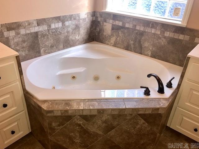 MAUMELLE VALLEY ESTATES - Residential