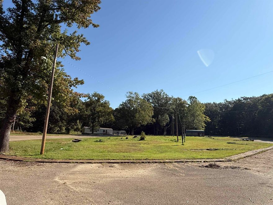 ?? New to the Market – Stuart Springs Mobile Home Park, Forrest City, AR  Investment Opportunity!  Discover Stuart Springs Mobile Home Park — a prime investment property featuring 77 lots across 15+ acres in Forrest City. Recent upgrades include:  • New municipal electric service to all lots  • New water lines throughout the property  A rare opportunity to acquire a well-positioned, infrastructure-improved park ready for growth and strong returns.  Listed at $399,900  ?? Chandle @ 870.270.2201  Executive Broker and Listing Agent