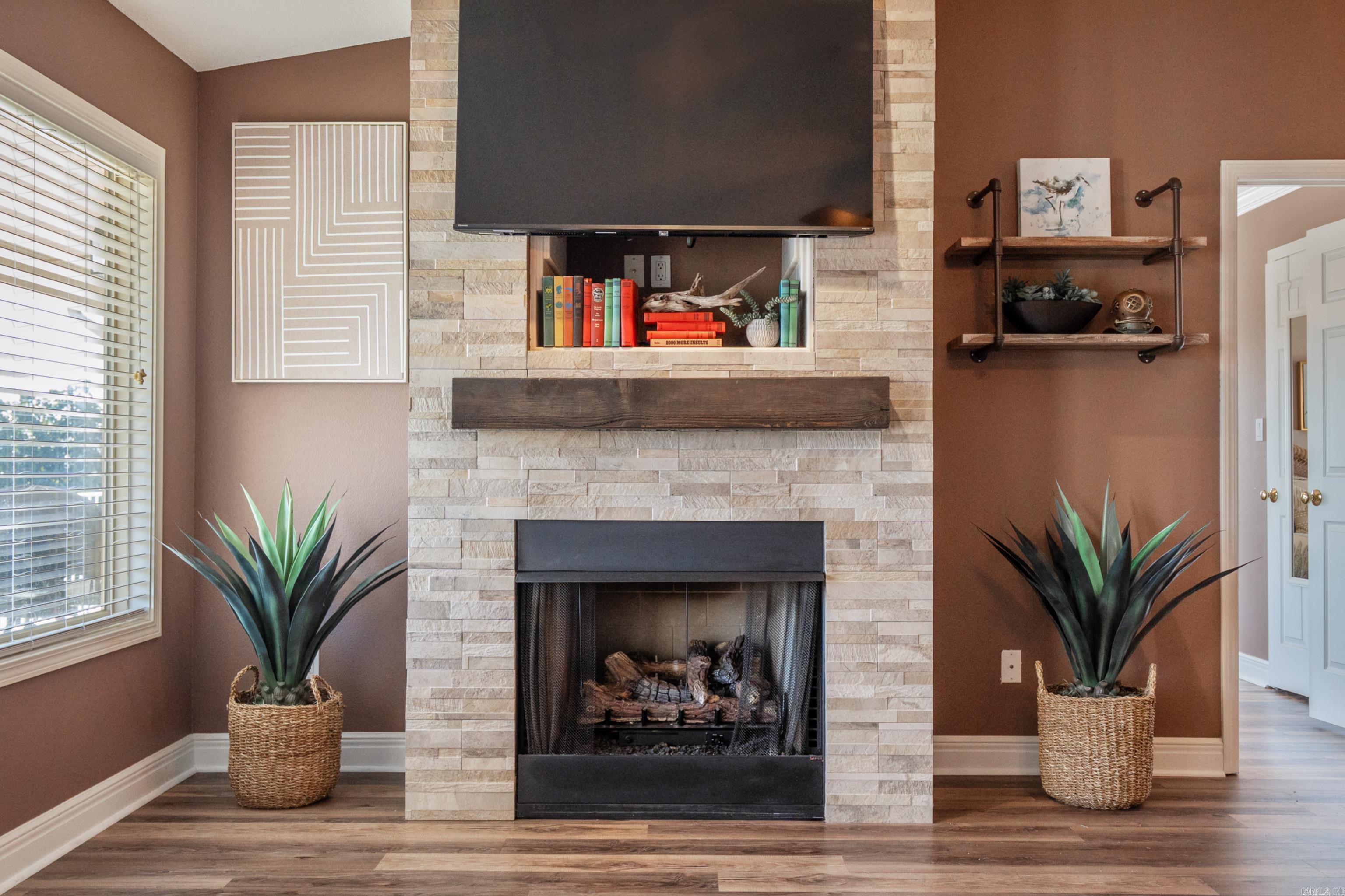 WATERS EDGE HPR - Residential