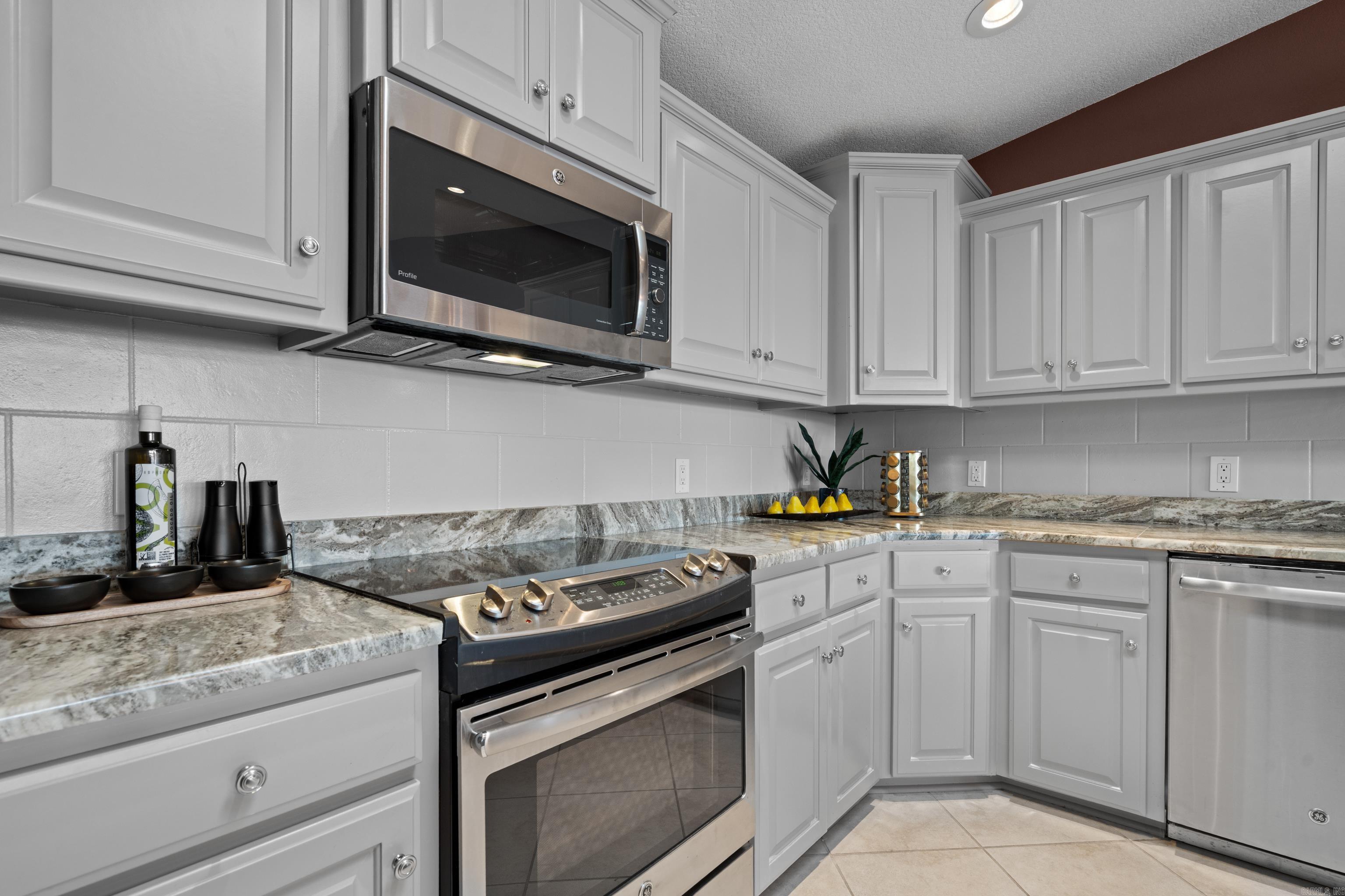 WATERS EDGE HPR - Residential