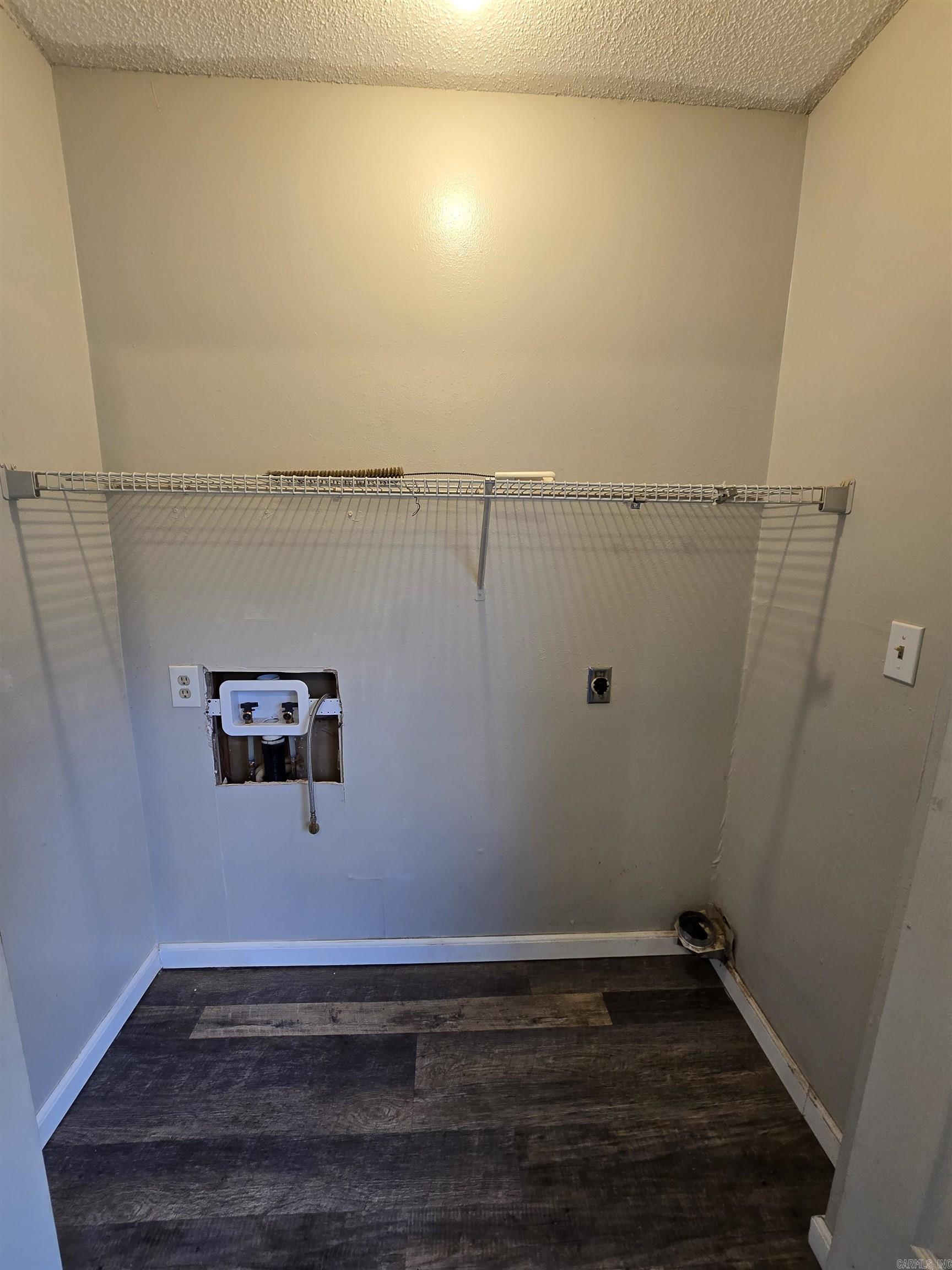 BECKER GREGG MEADOWS - Residential