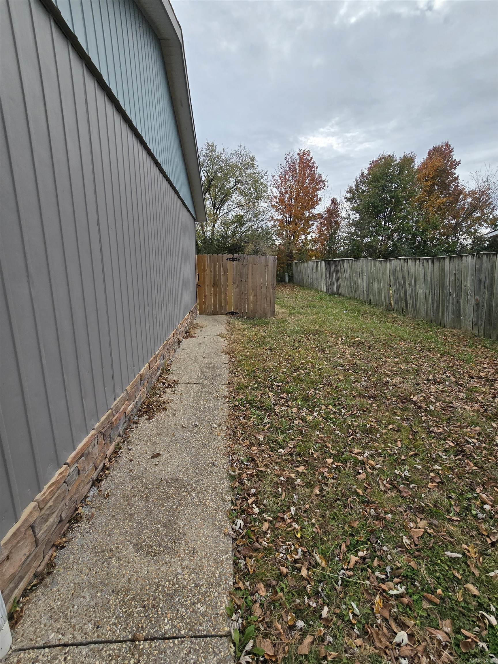 BECKER GREGG MEADOWS - Residential